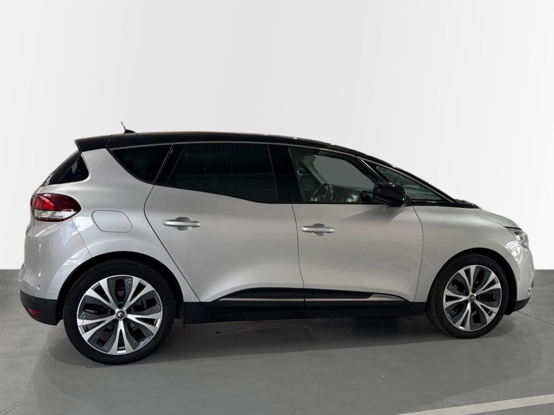Renault Scenic - 8