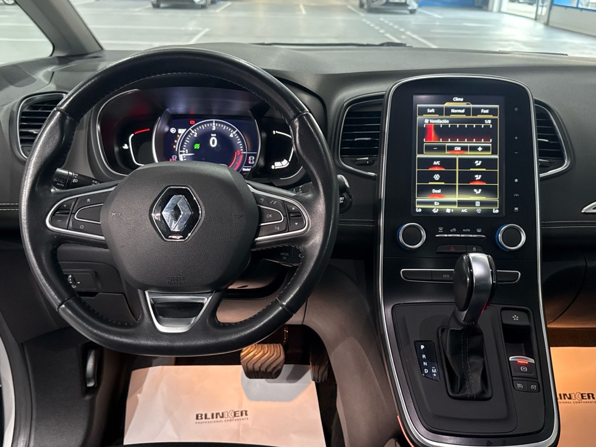Renault Scenic - 10