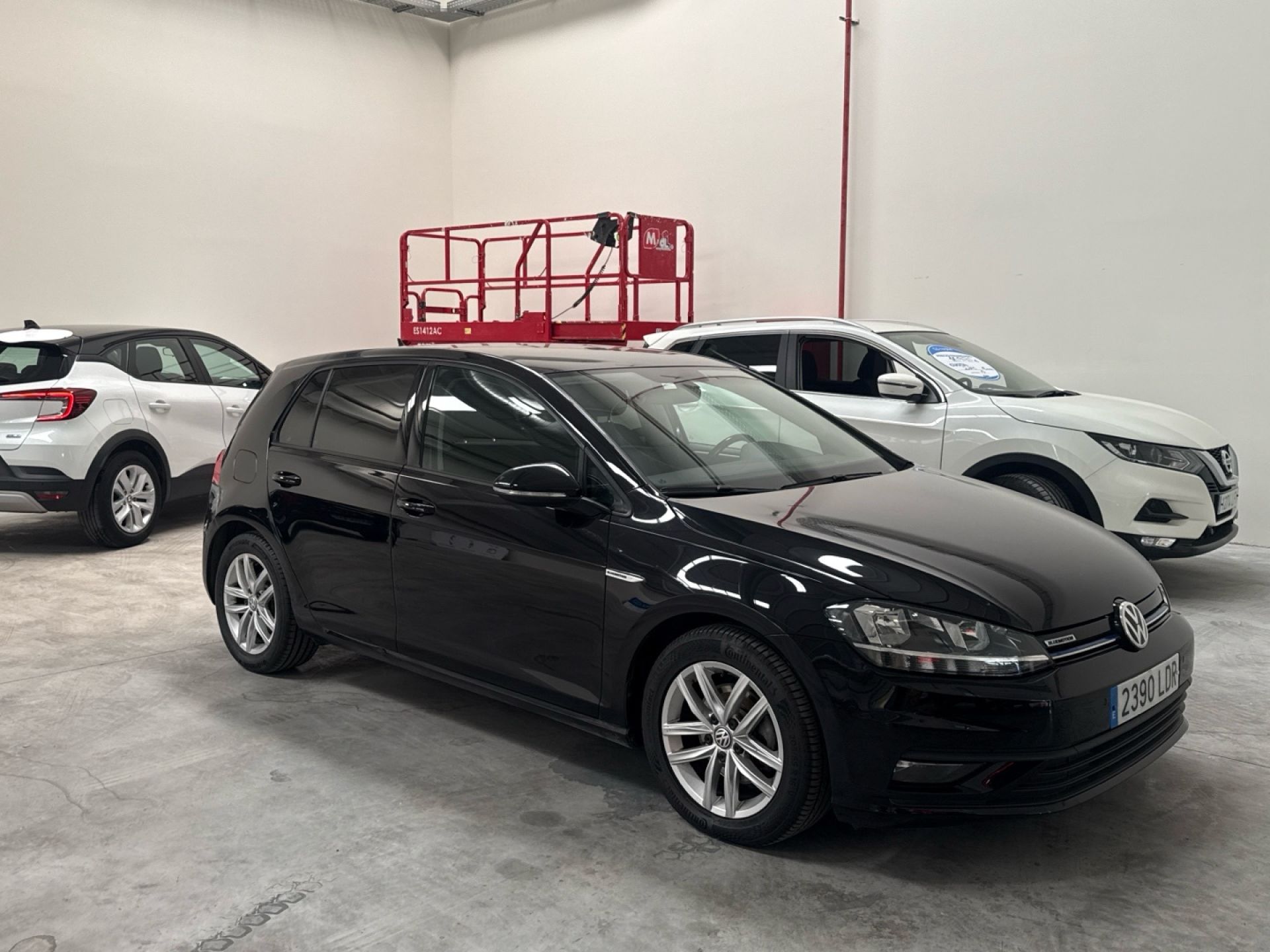 Volkswagen Golf - 2