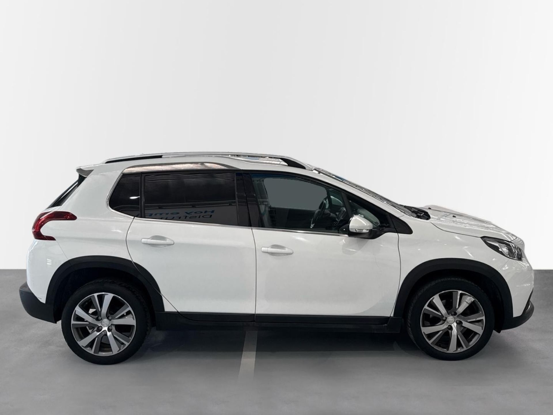 Peugeot 2008 - 8