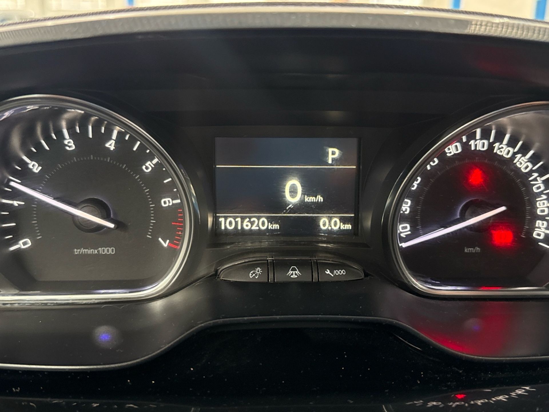 Peugeot 2008 - 9