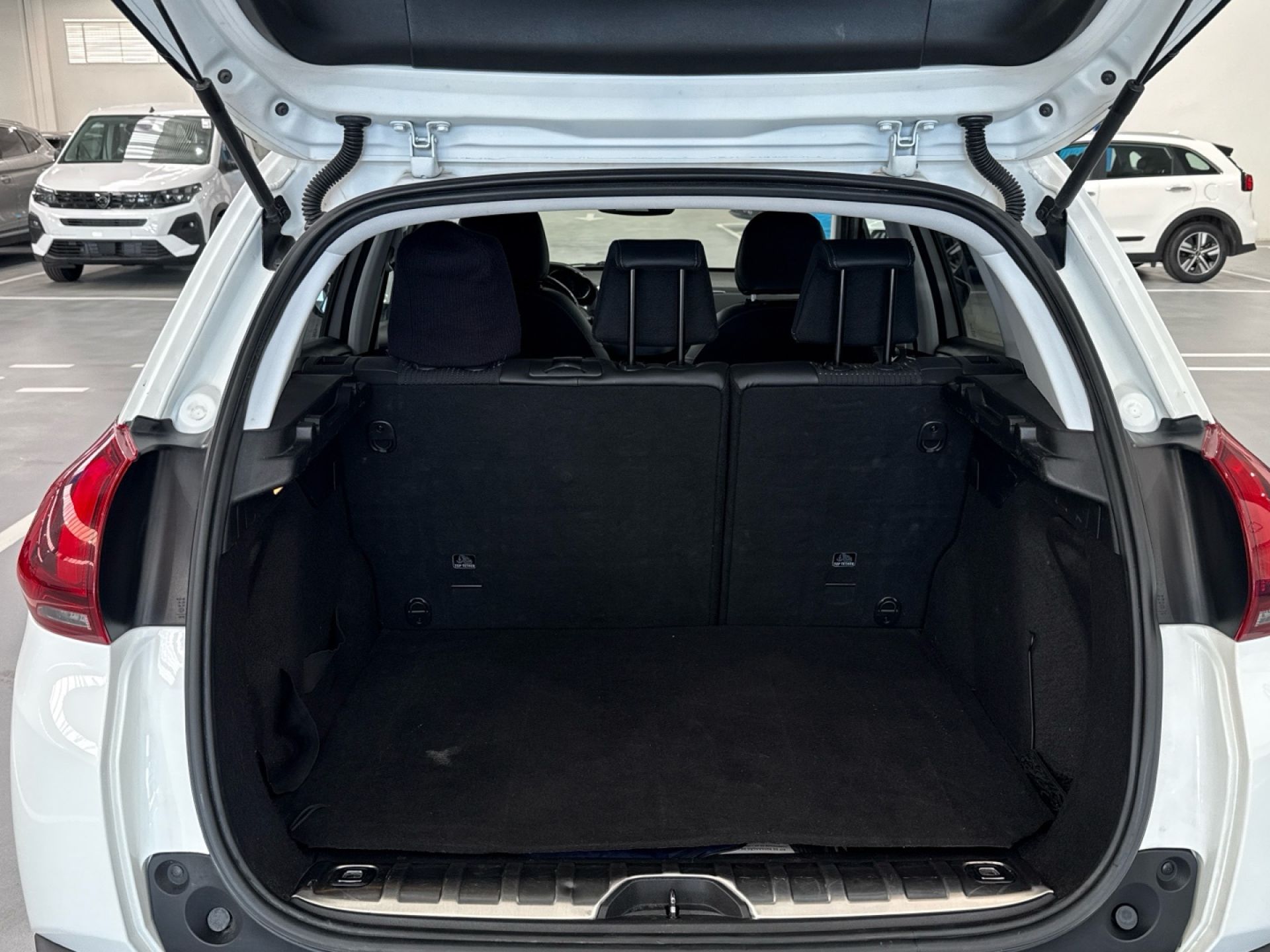 Peugeot 2008 - 12