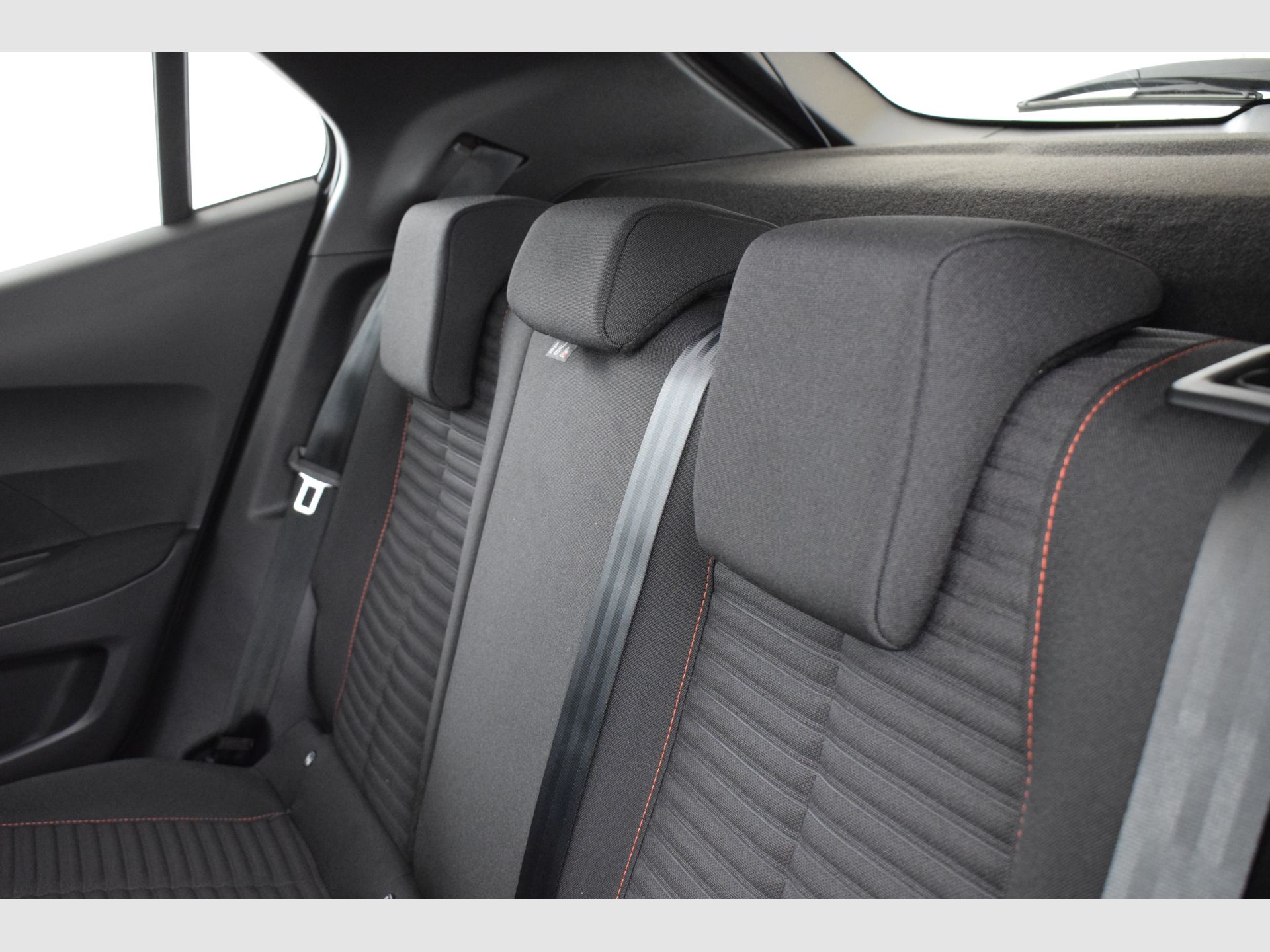 Peugeot 2008 - 8