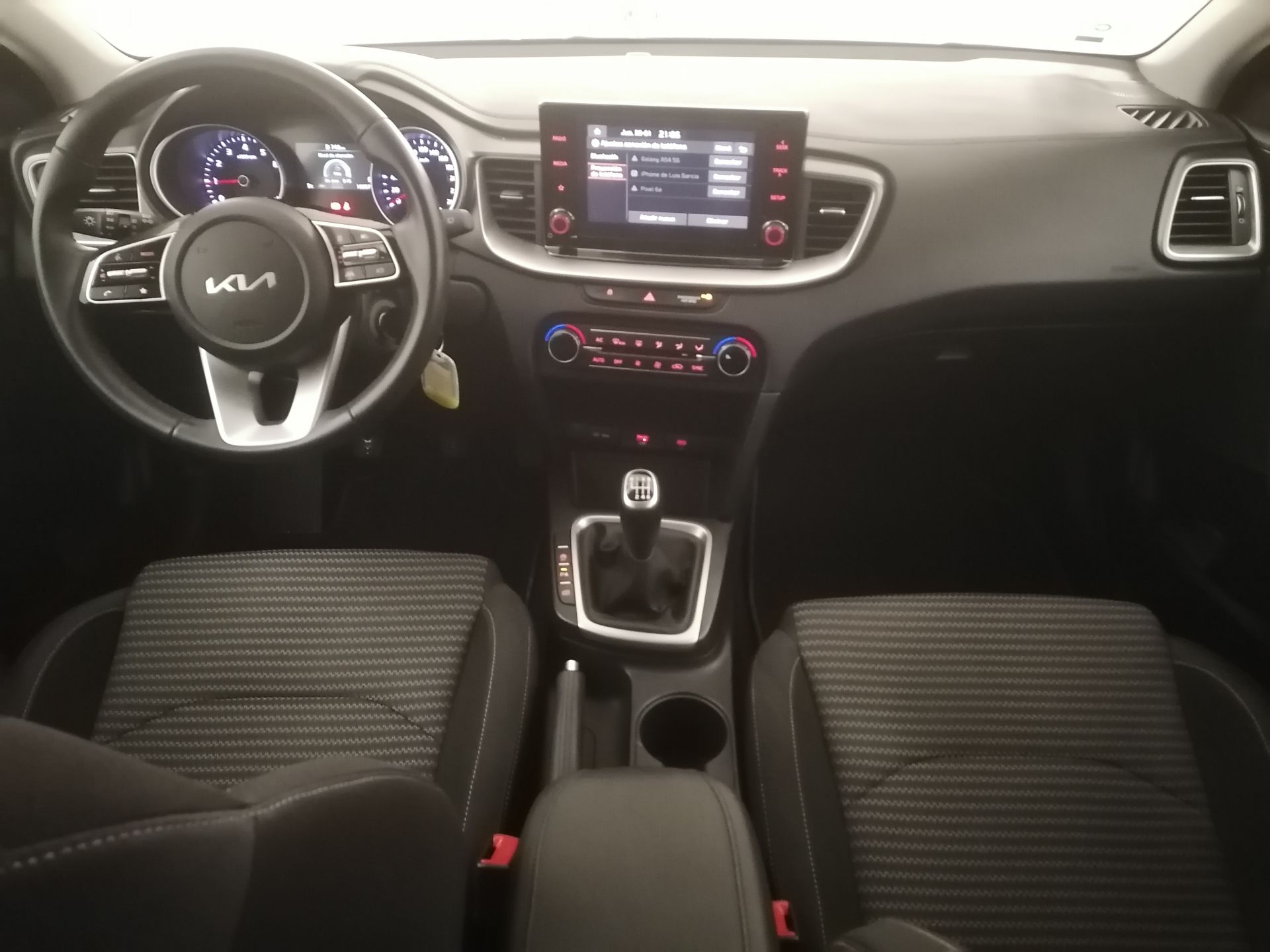 Kia Ceed - 8