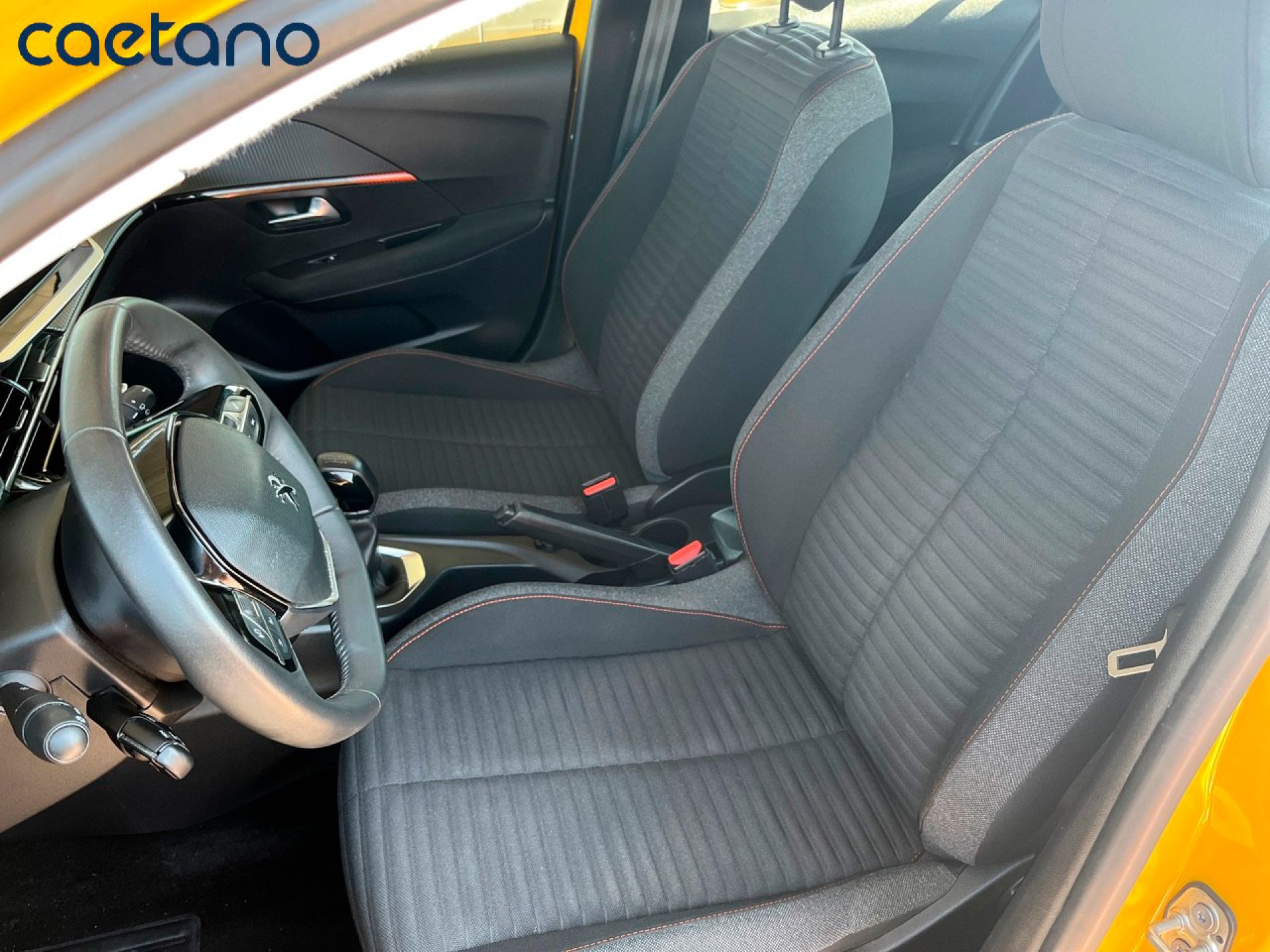 Peugeot 208 - 11