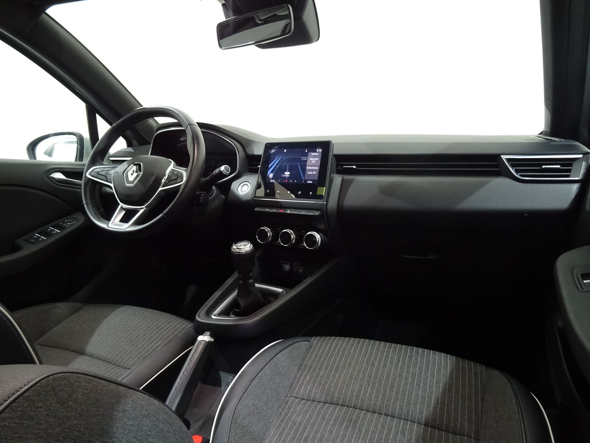 Renault Clio - 10