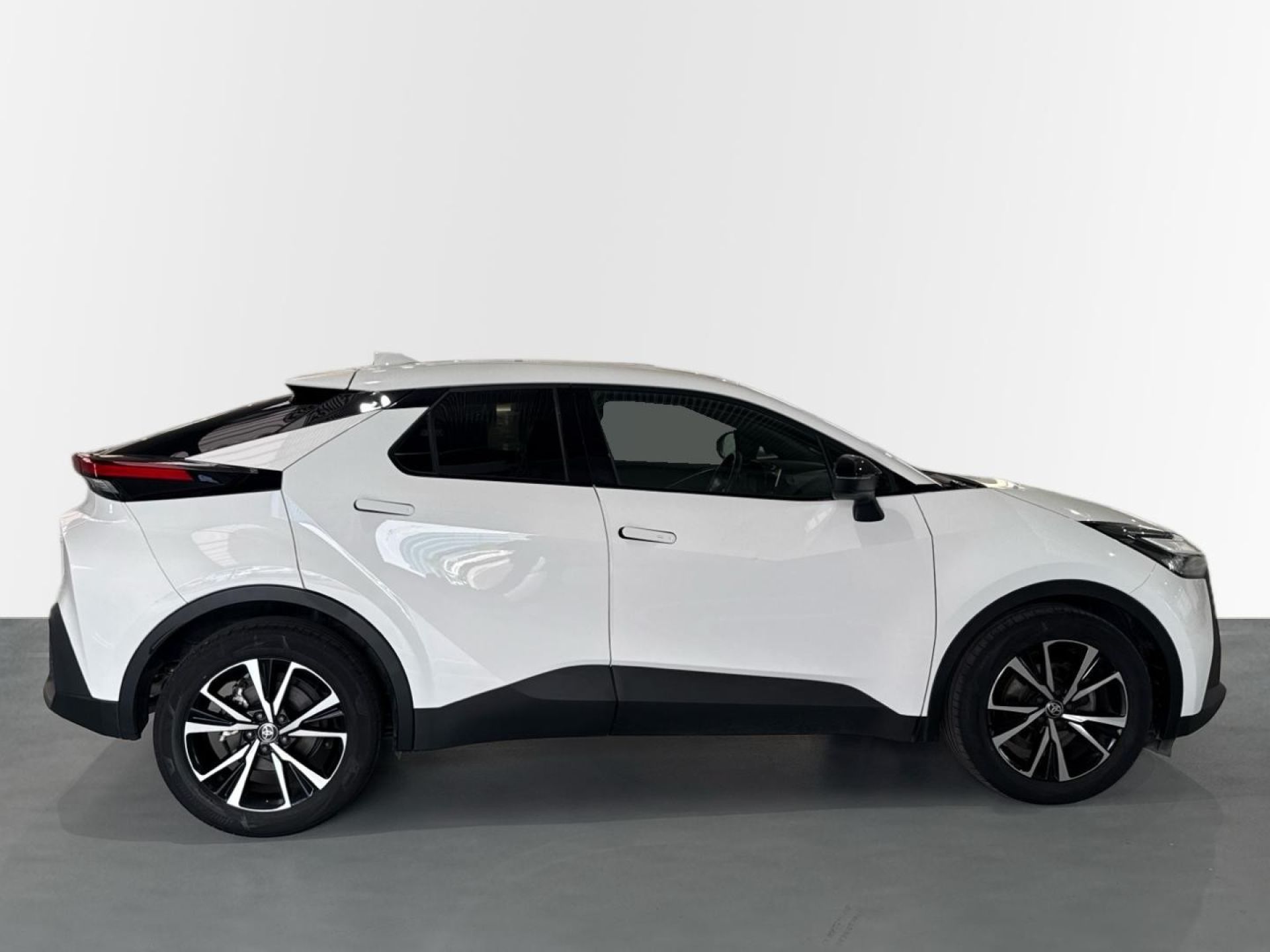 TOYOTA C-HR - 8