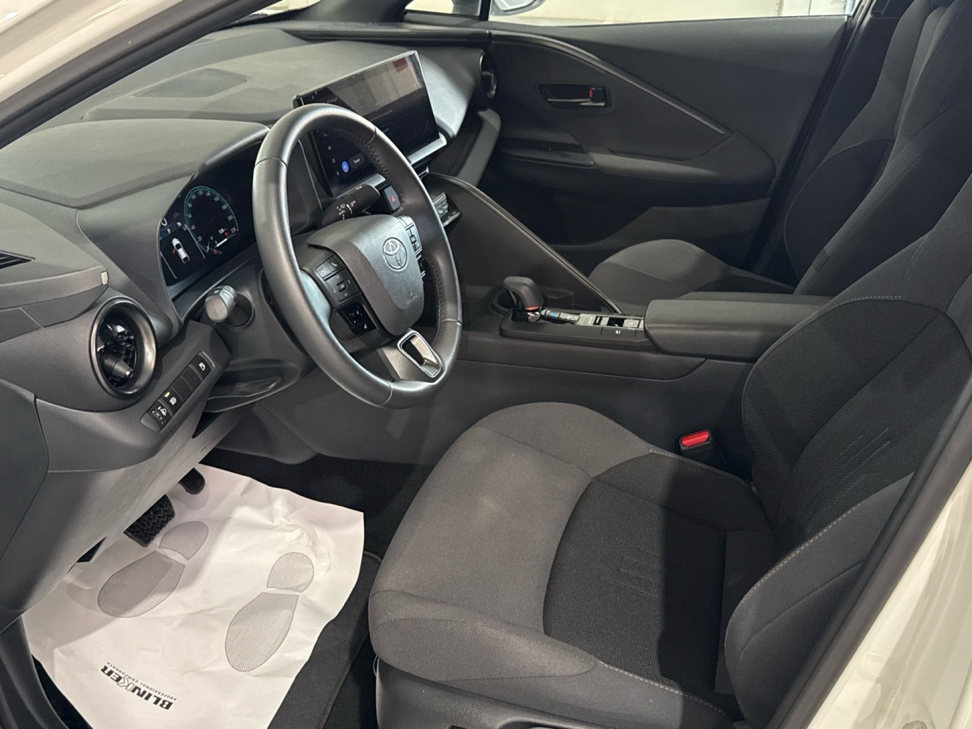 TOYOTA C-HR - 11