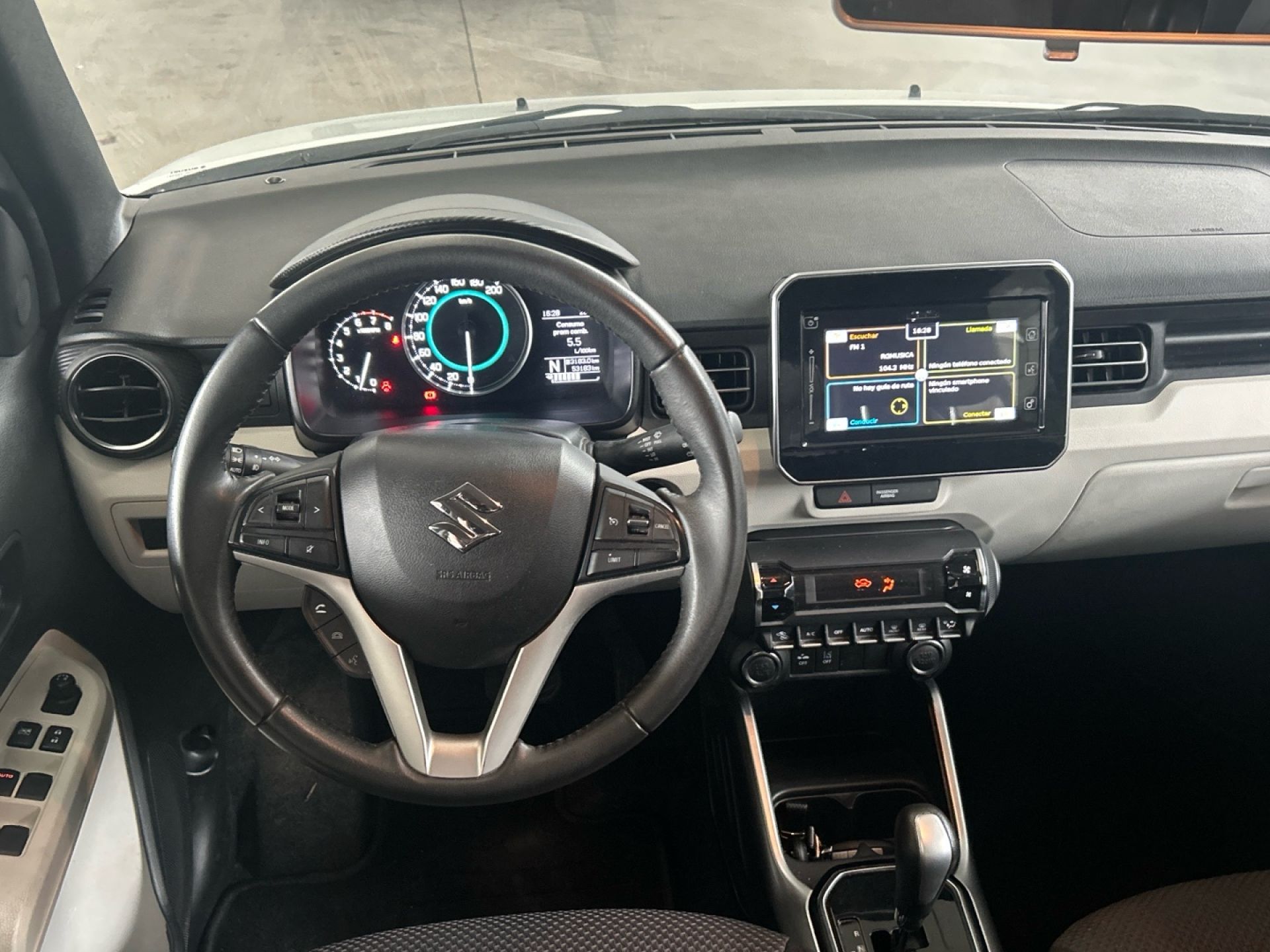 Suzuki Ignis - 10