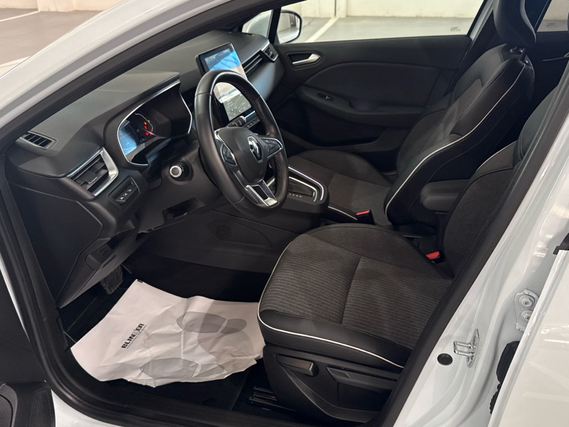 Renault Clio - 11