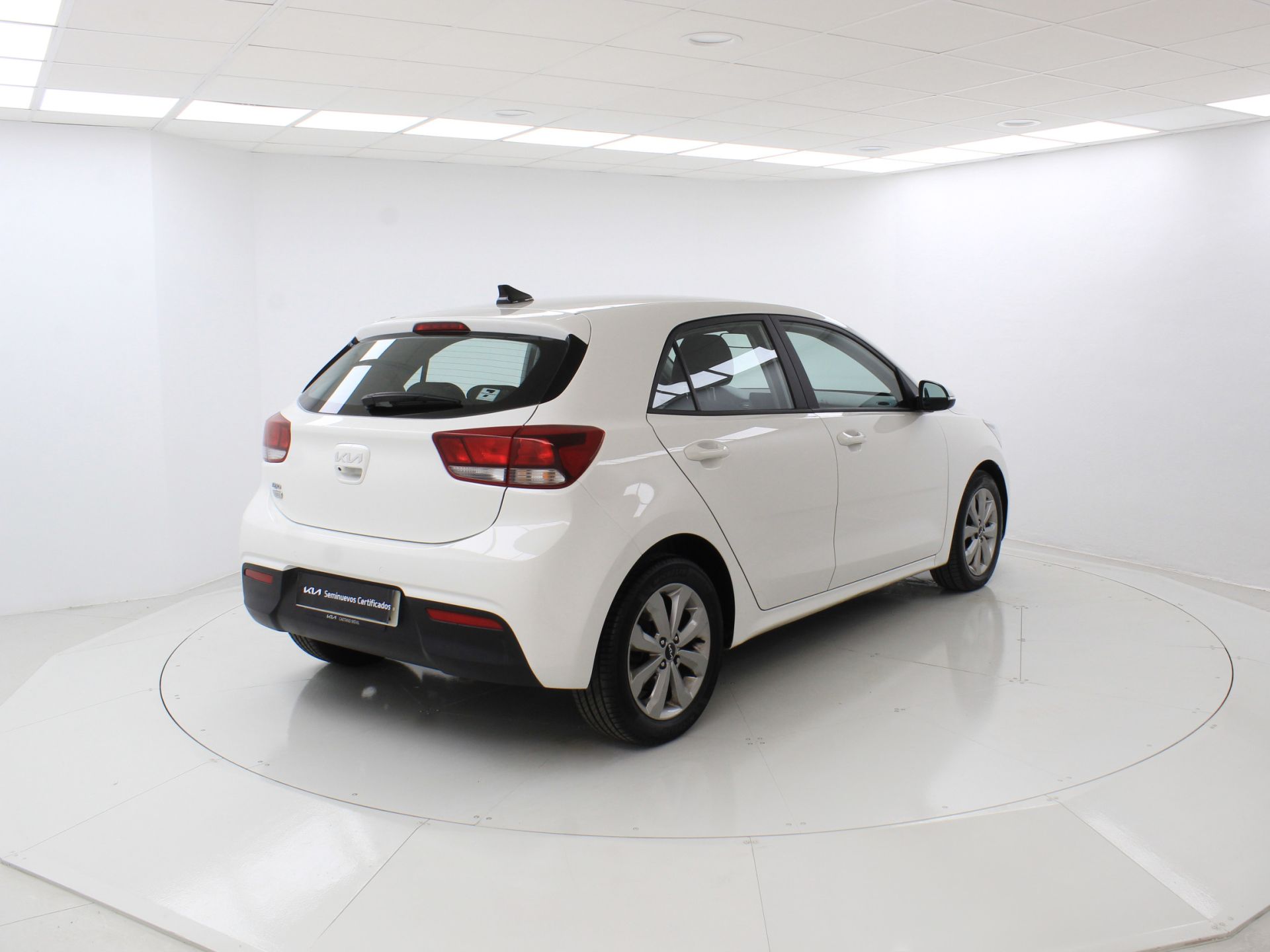 Kia Rio - 4
