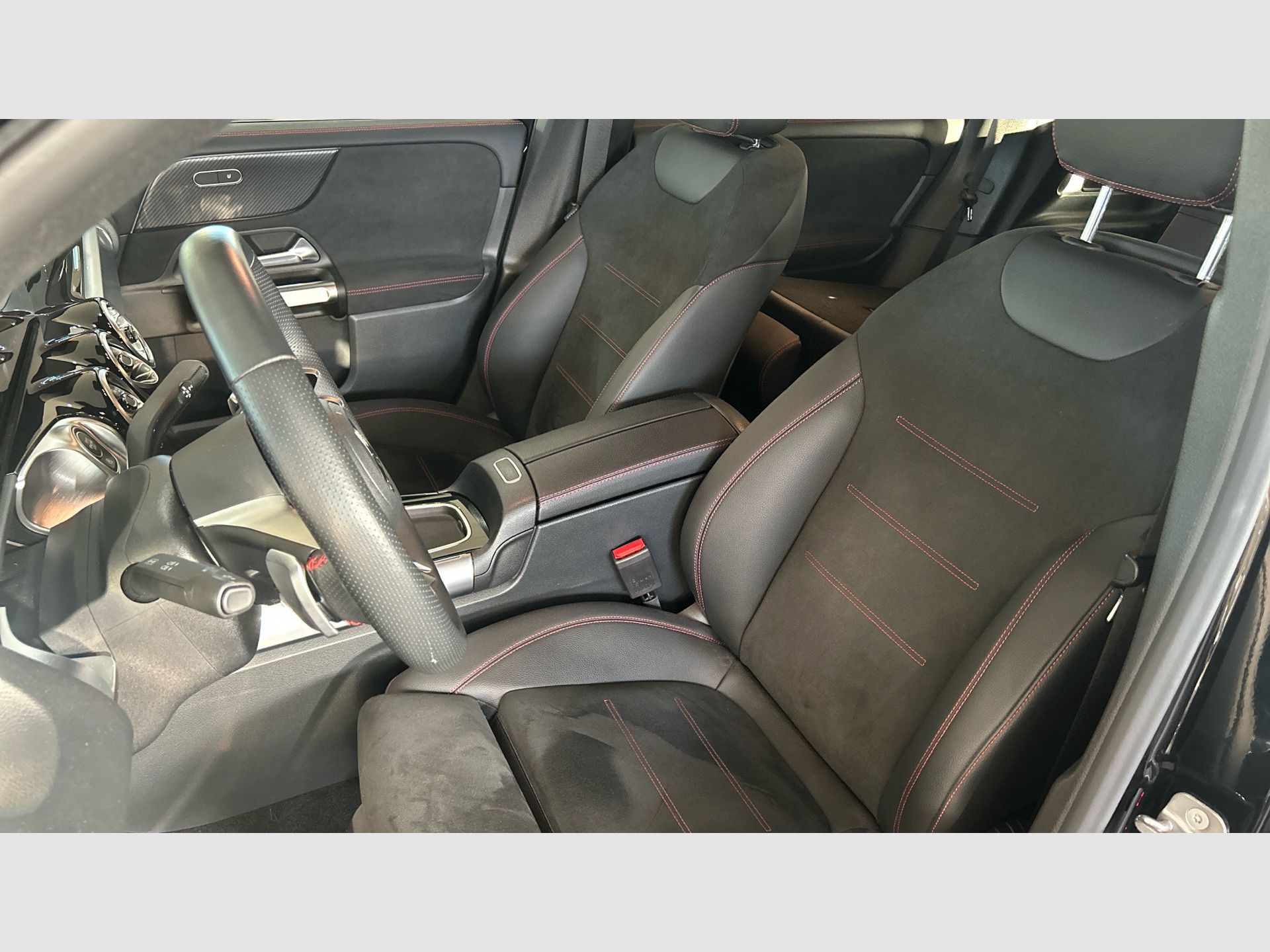 Mercedes-Benz GLB - 7