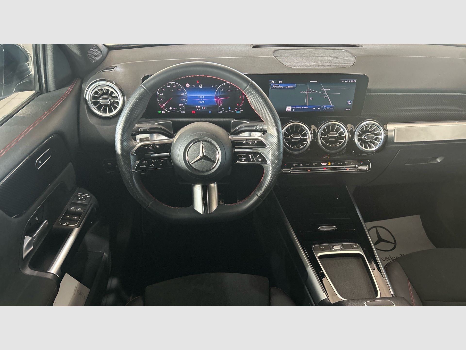 Mercedes-Benz GLB - 8