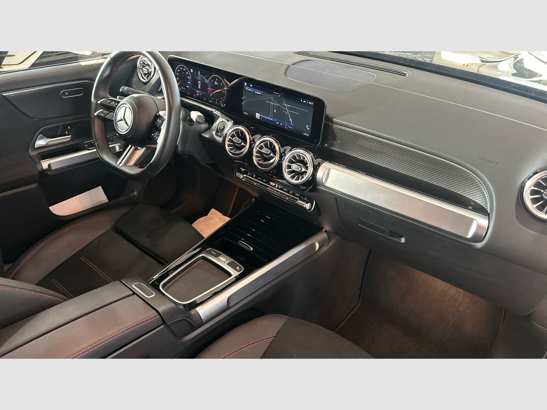 Mercedes-Benz GLB - 10