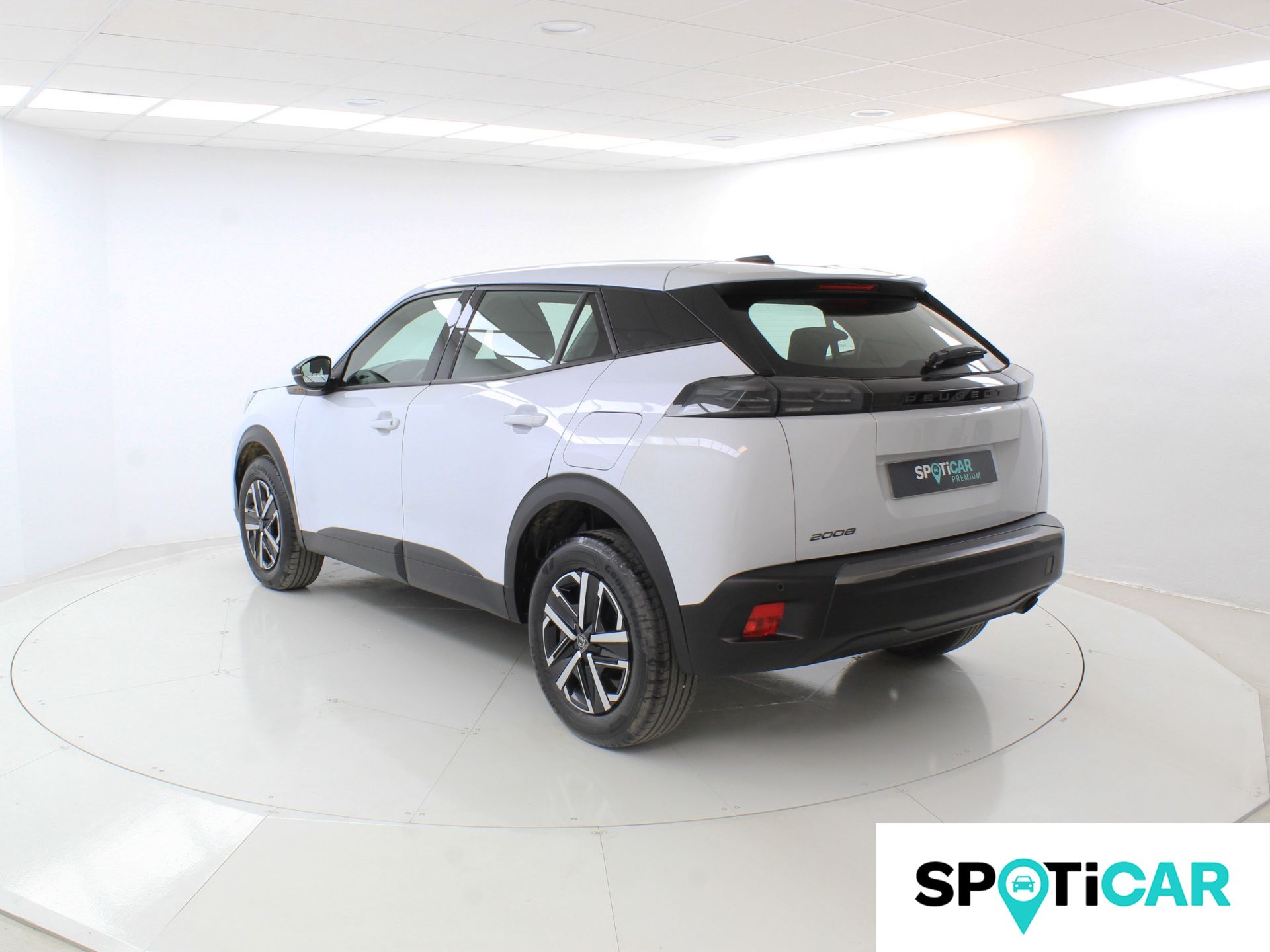Peugeot 2008 - 8