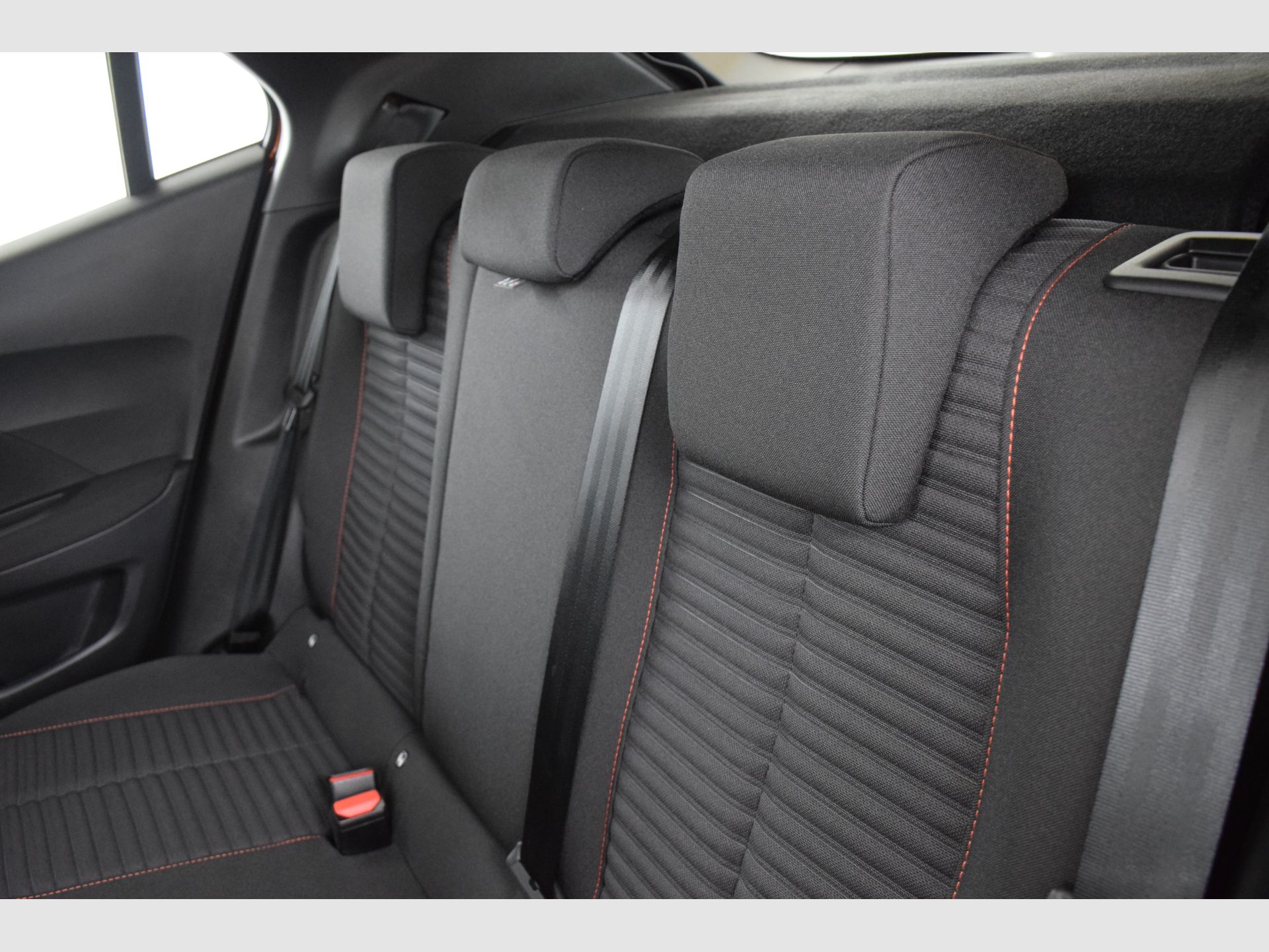 Peugeot 2008 - 11