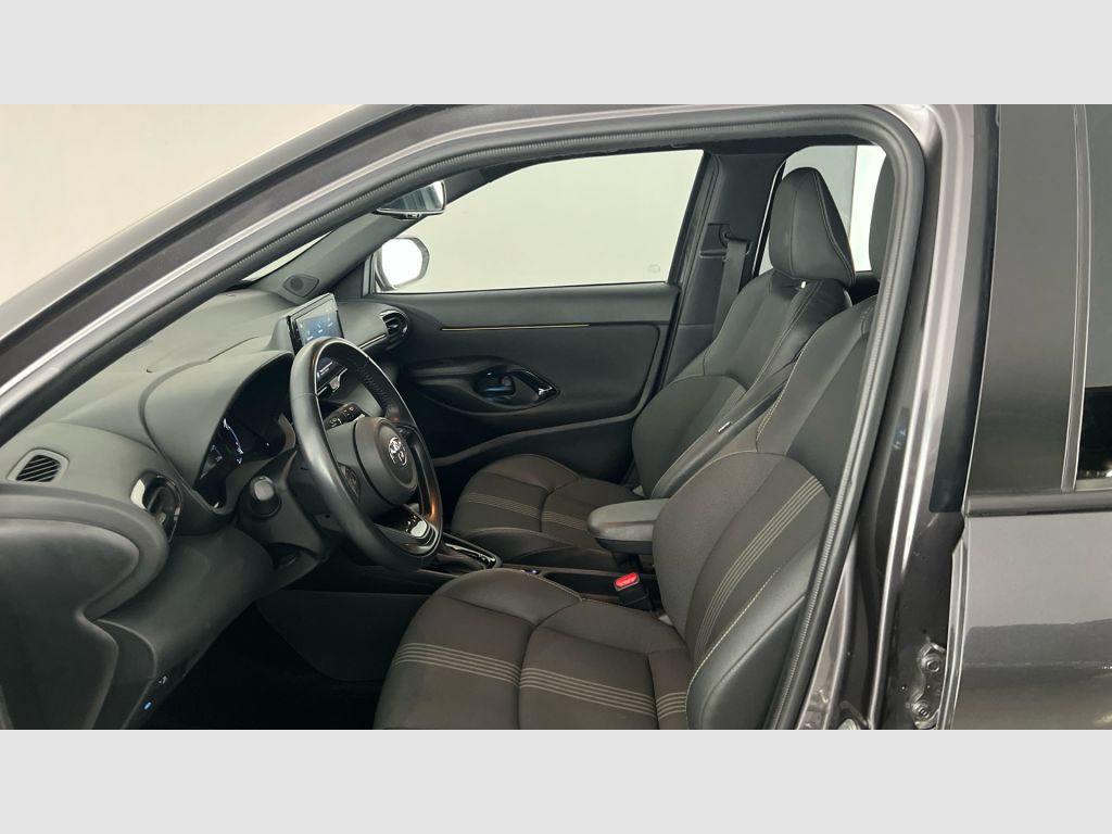 TOYOTA Yaris Cross - 12