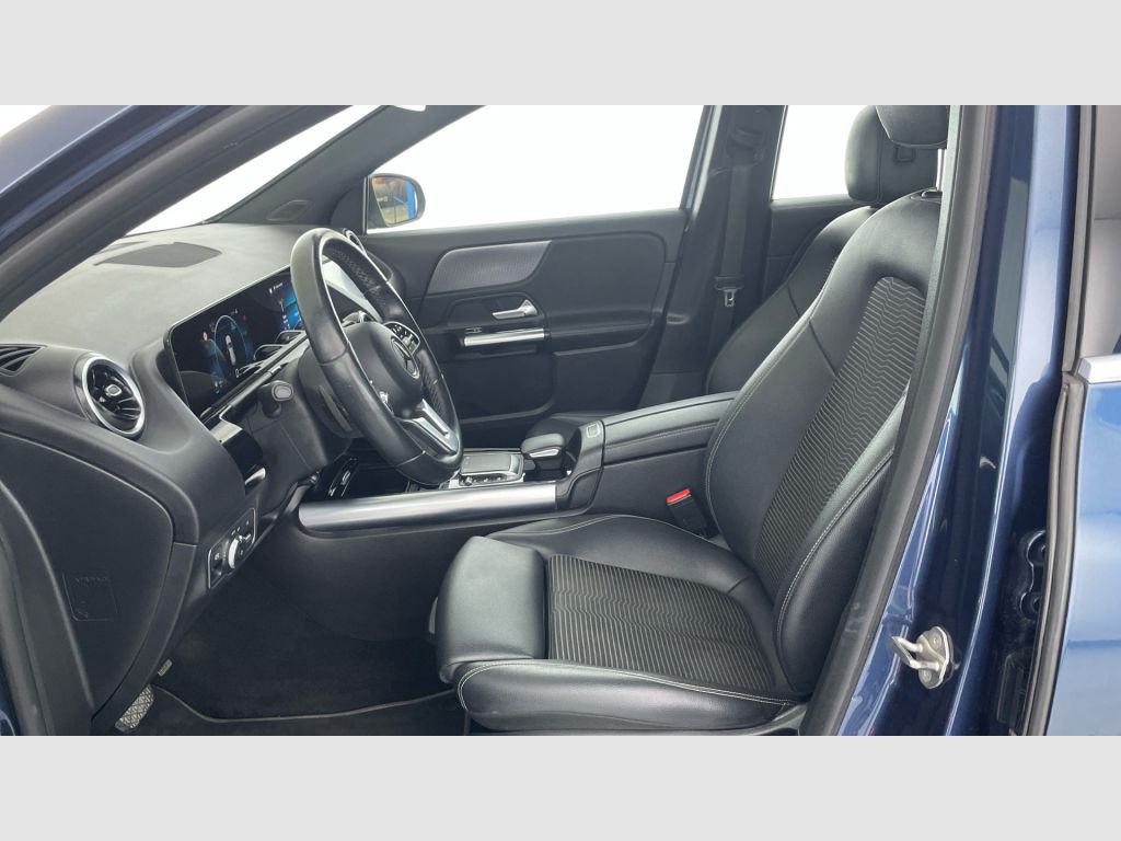 Mercedes-Benz GLA - 12