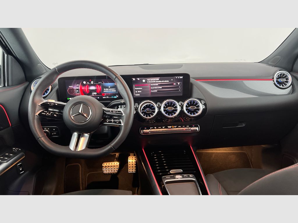 Mercedes-Benz GLA - 11