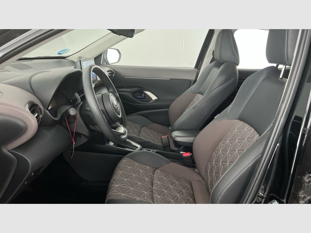 TOYOTA Yaris Cross - 12