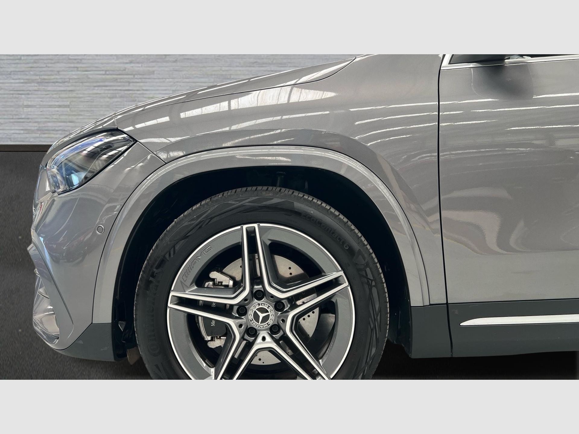 Mercedes-Benz GLA - 5