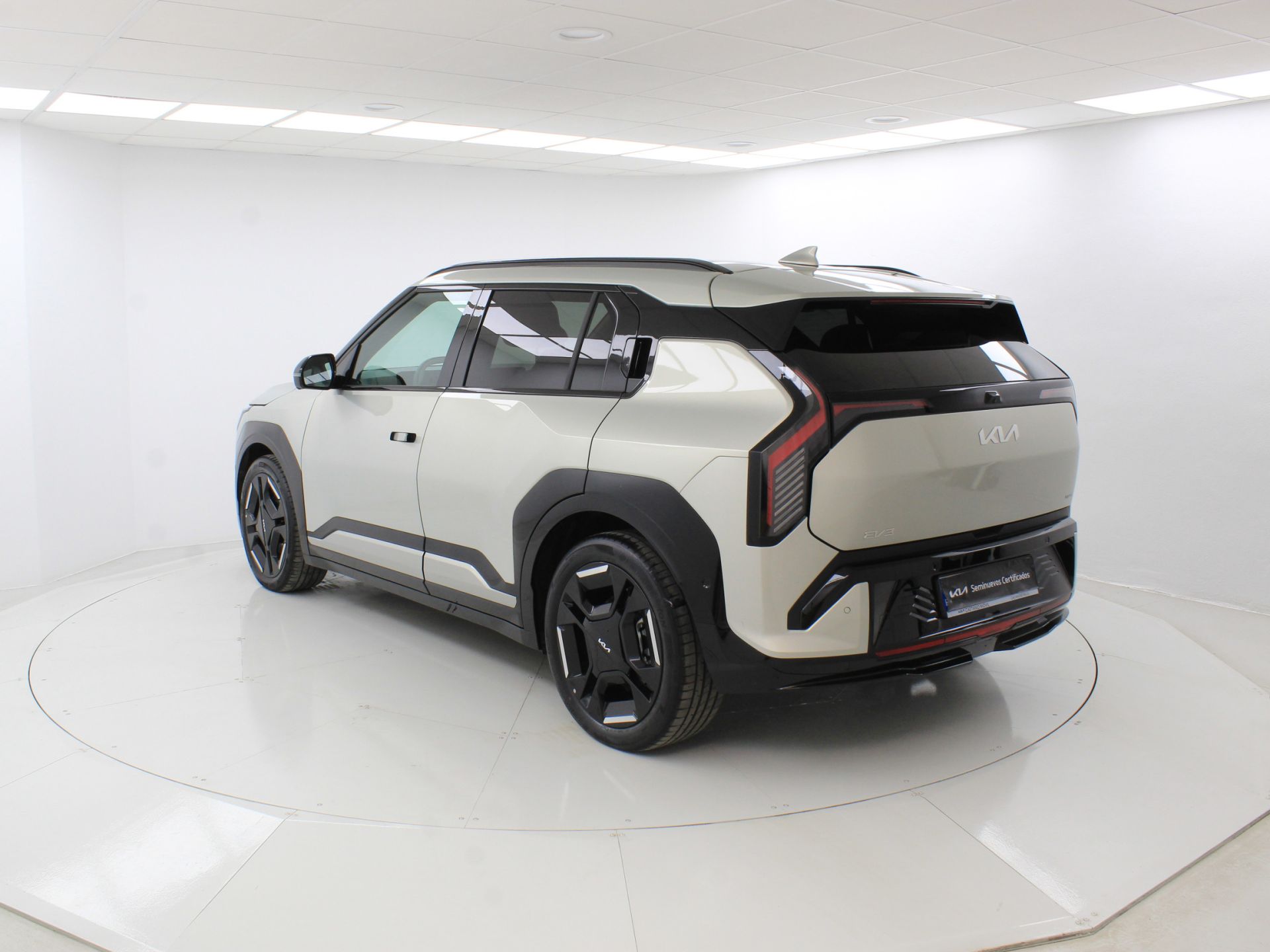 Kia EV3 - 4