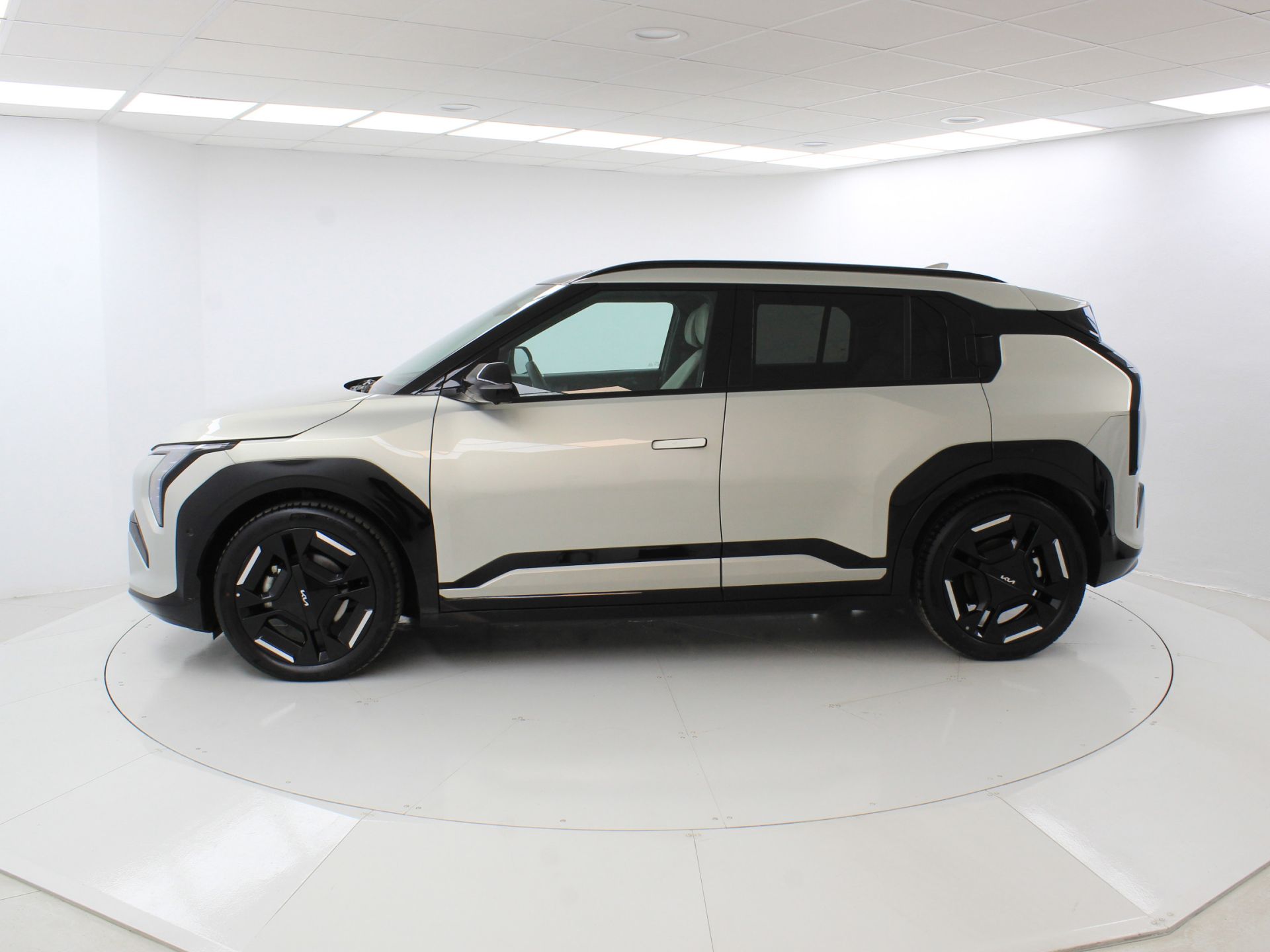 Kia EV3 - 3
