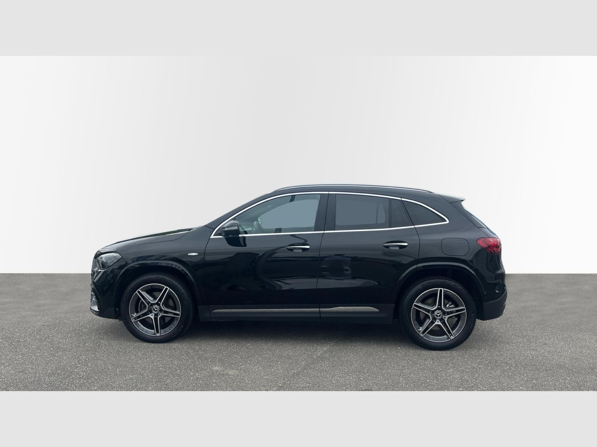 Mercedes-Benz GLA - 4