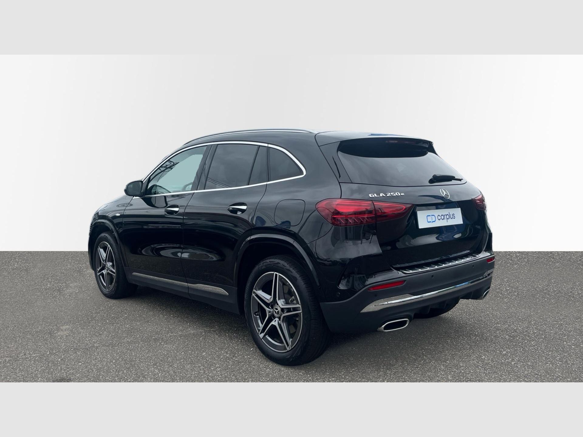 Mercedes-Benz GLA - 5