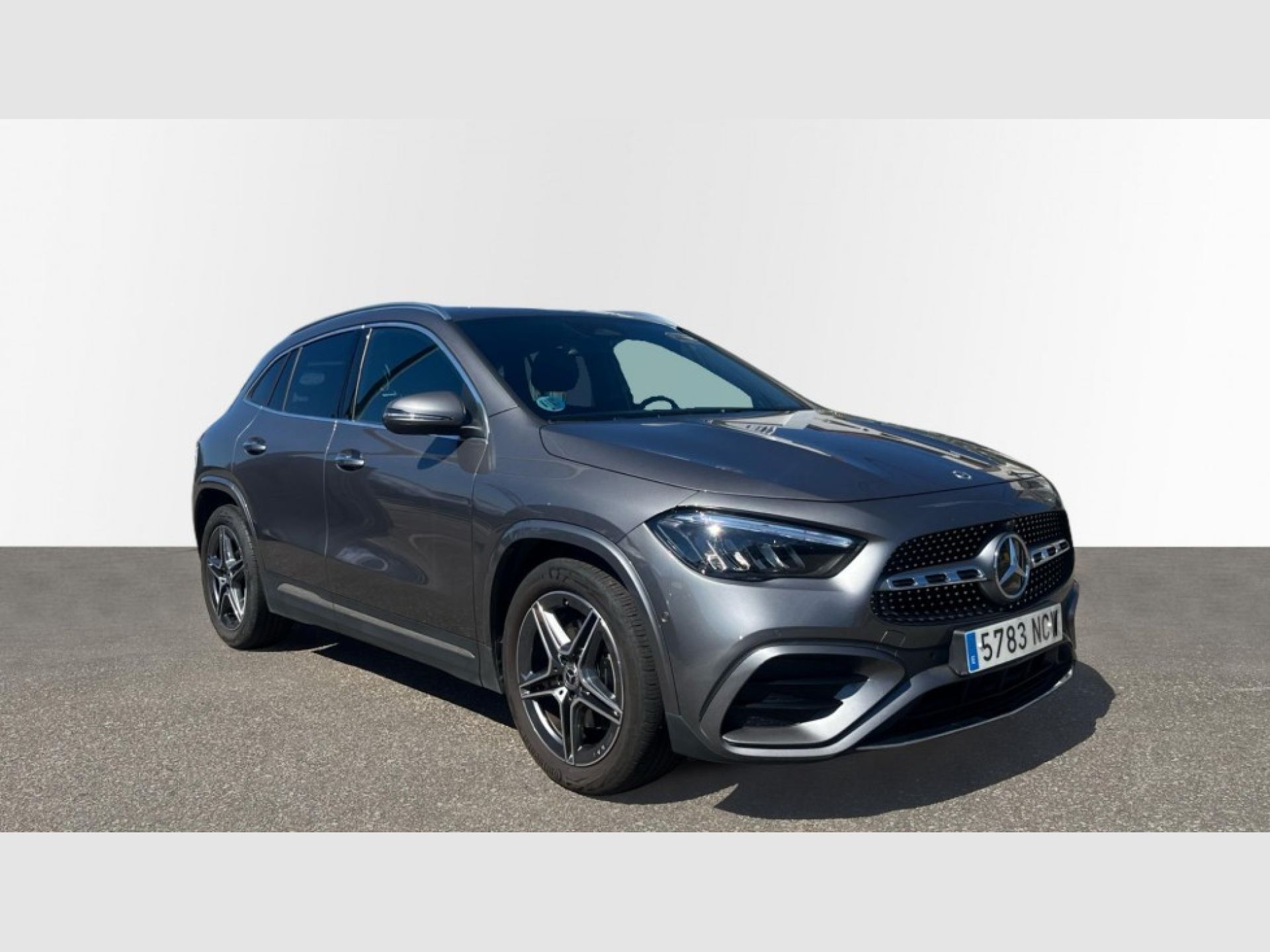 Mercedes-Benz GLA - 2