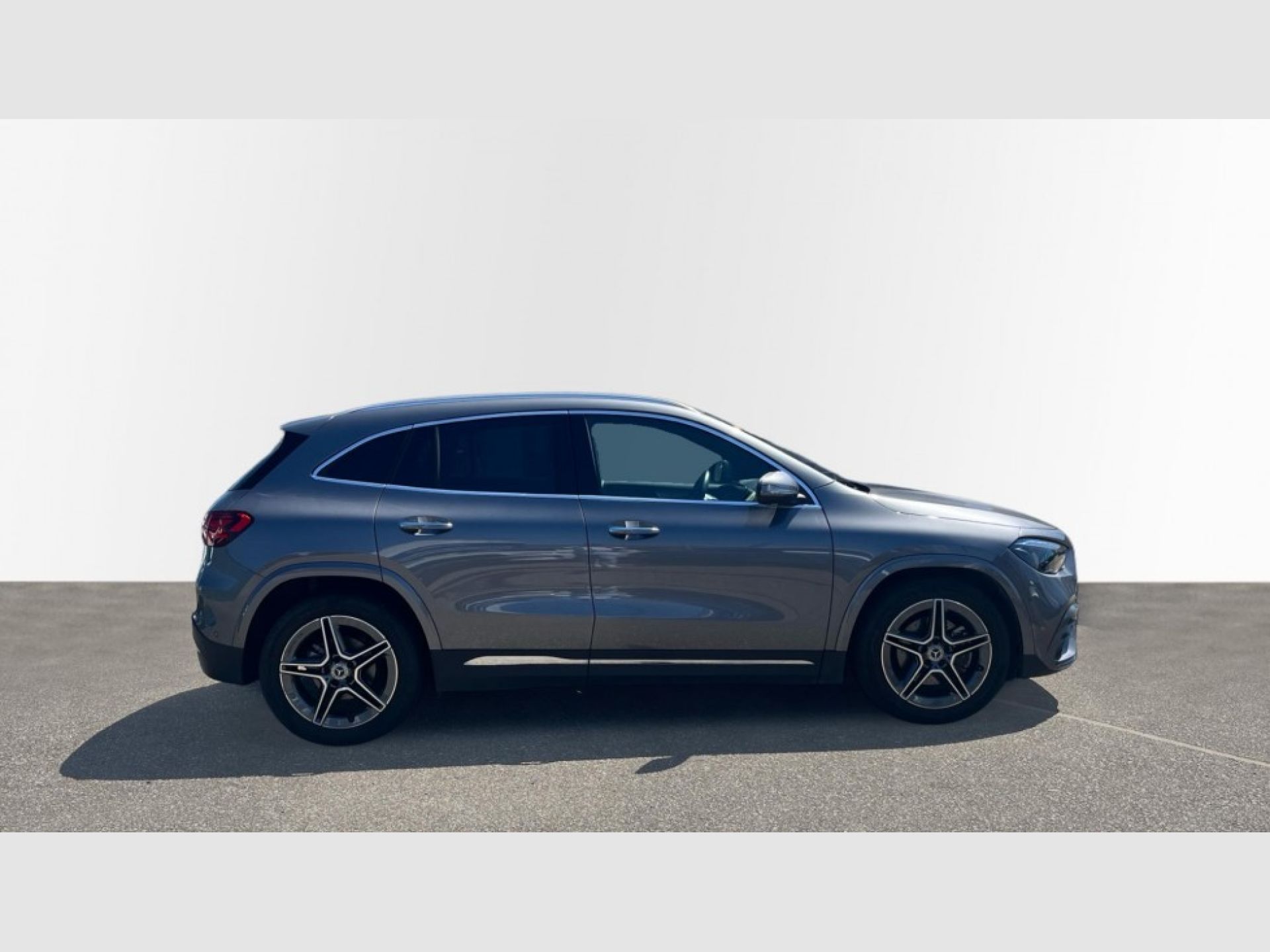 Mercedes-Benz GLA - 8