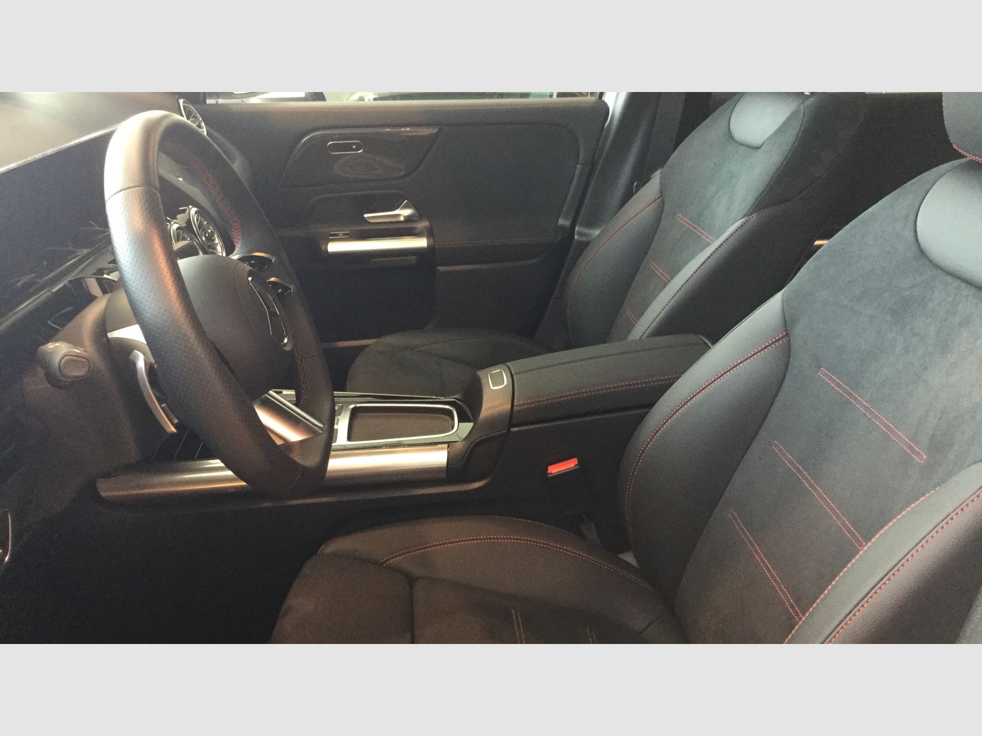Mercedes-Benz GLA - 5