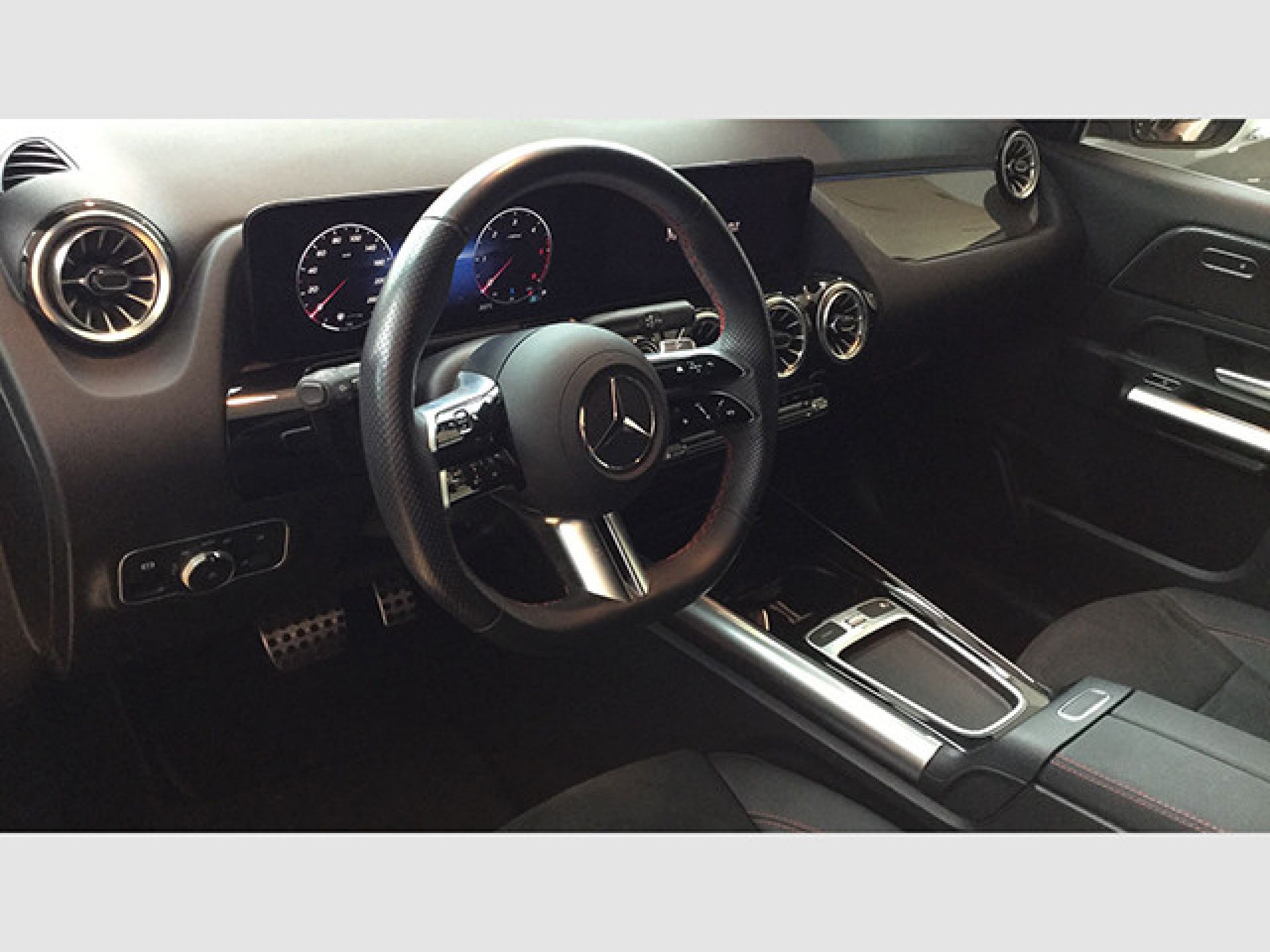 Mercedes-Benz GLA - 6