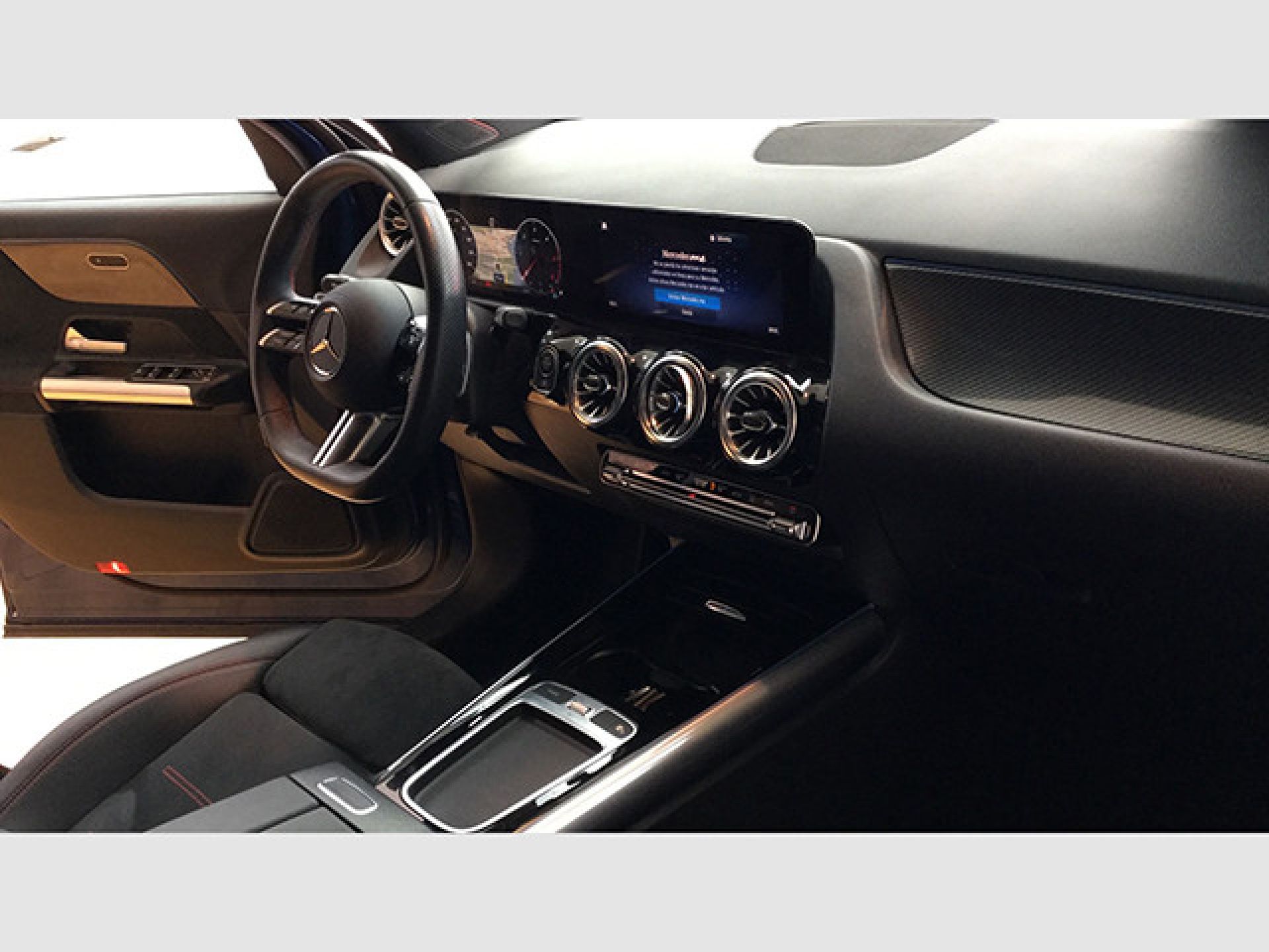 Mercedes-Benz GLA - 8