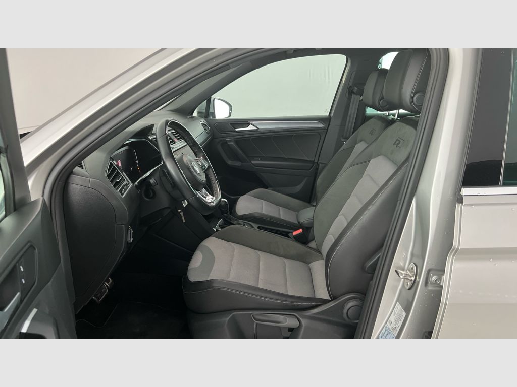 Volkswagen Tiguan - 12