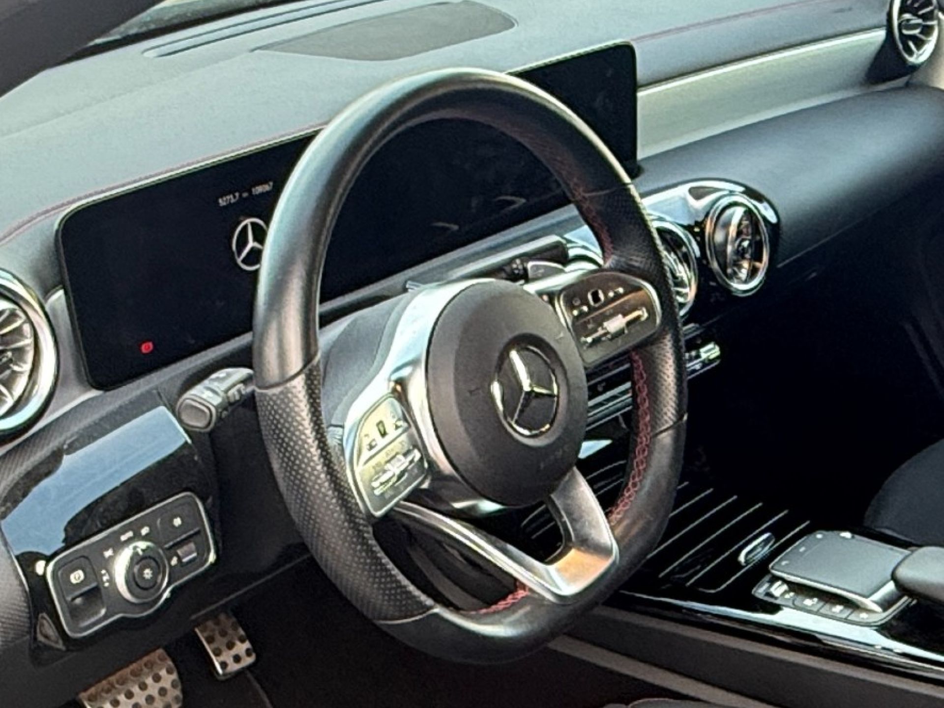 Mercedes-Benz CLA - 4