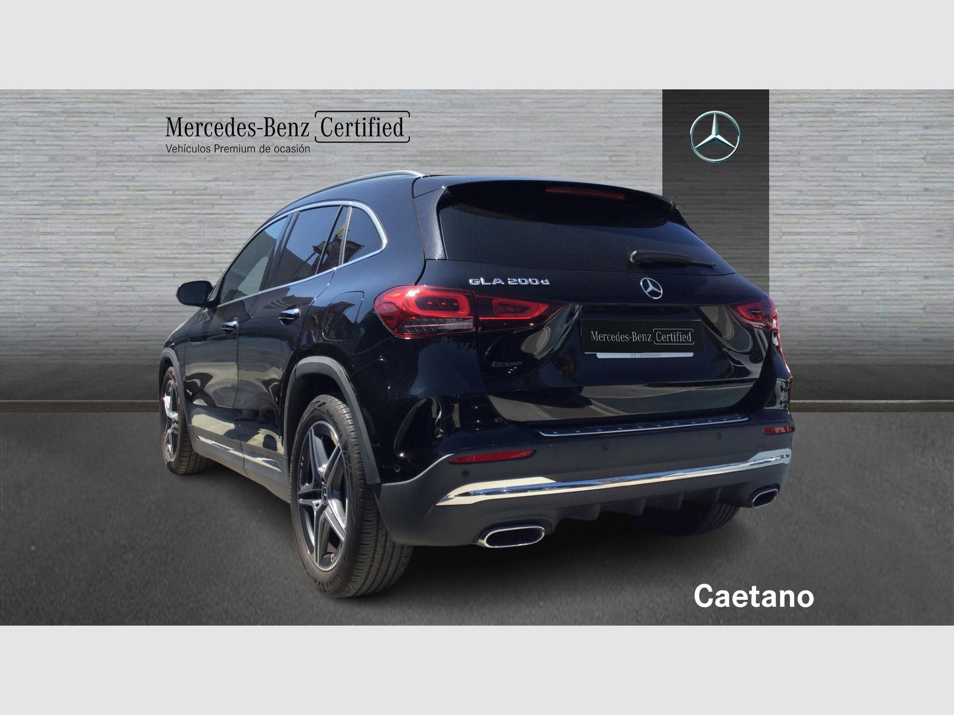Mercedes-Benz GLA - 4