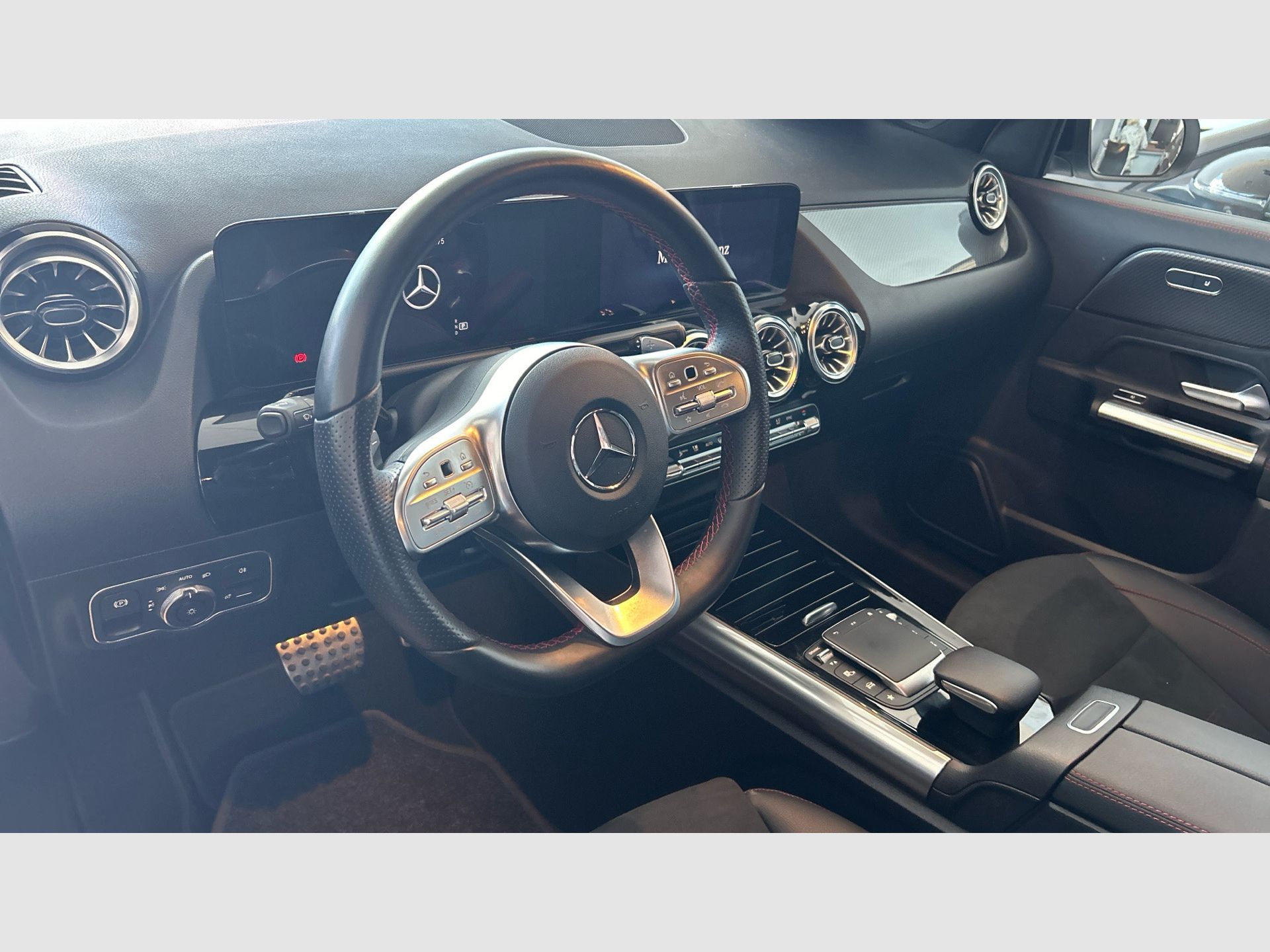 Mercedes-Benz GLA - 5