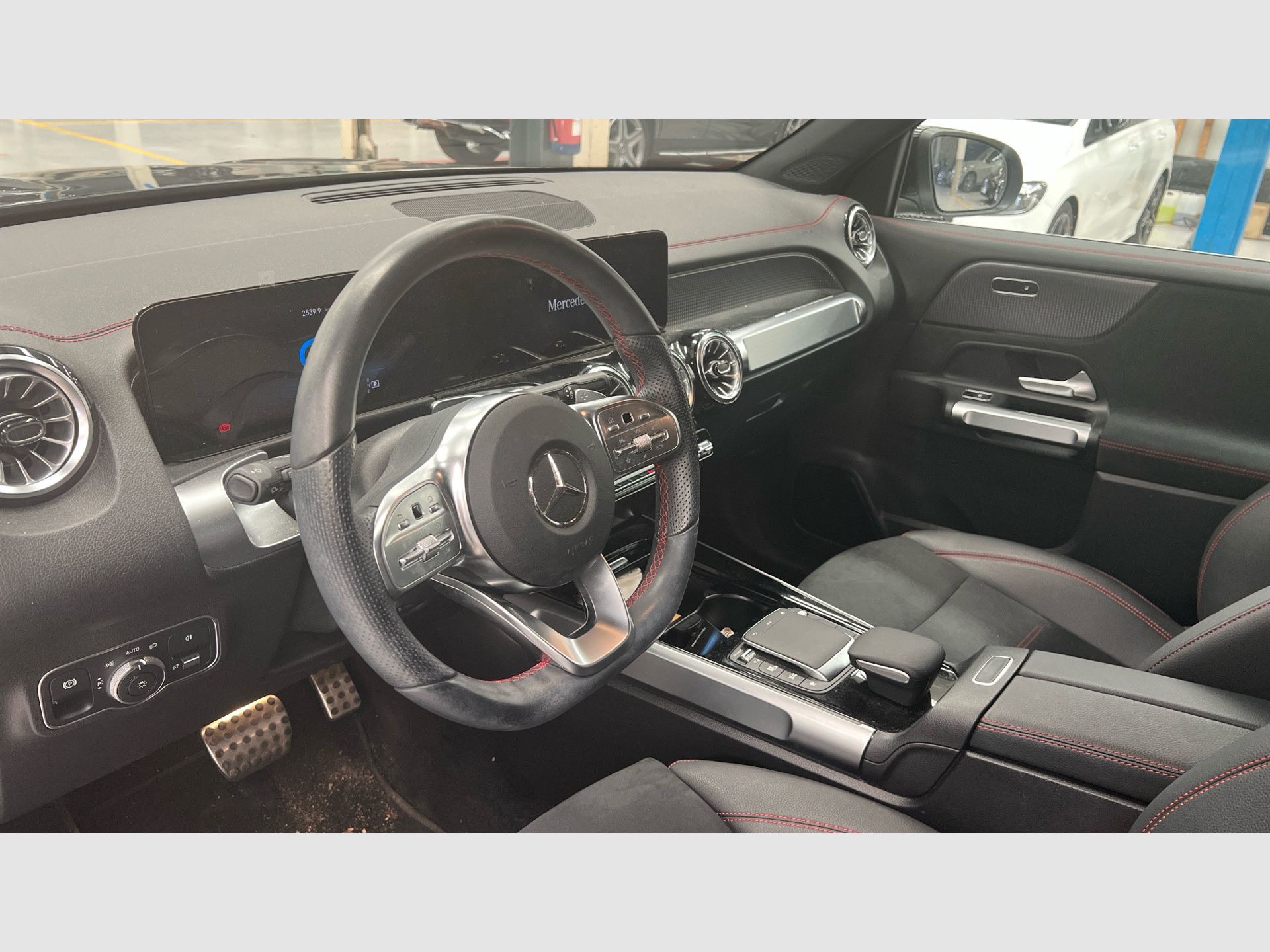 Mercedes-Benz EQB - 6