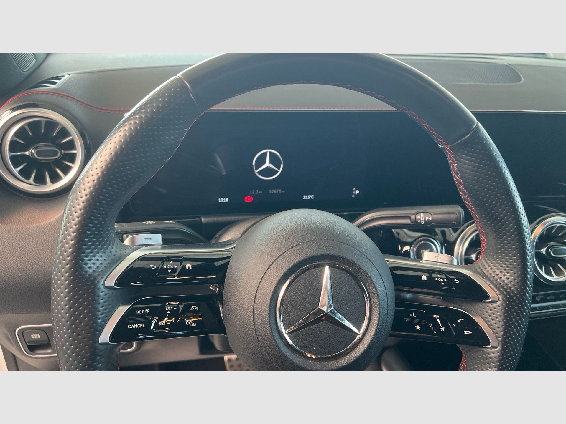 Mercedes-Benz EQA - 9