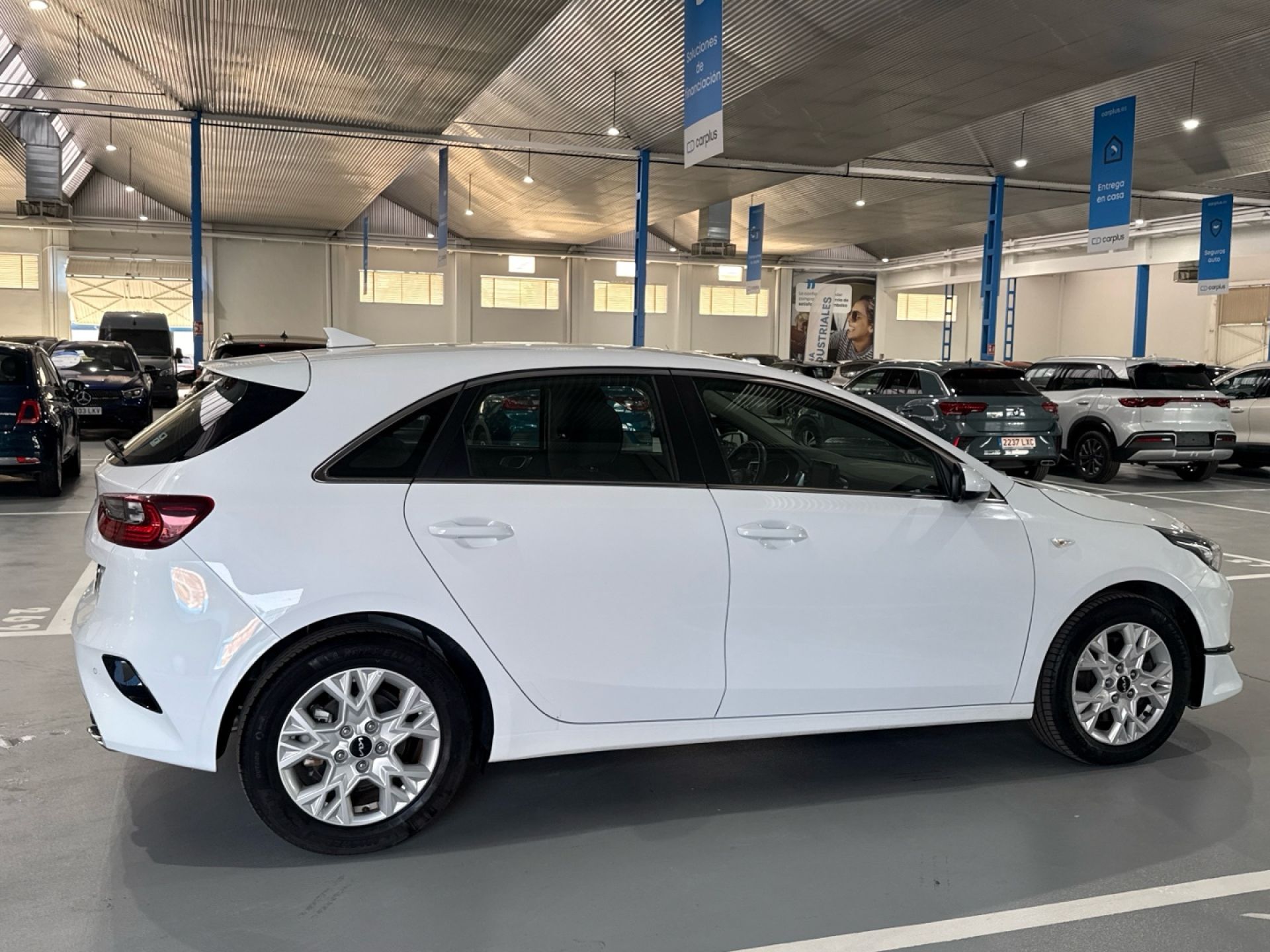 Kia Ceed - 8