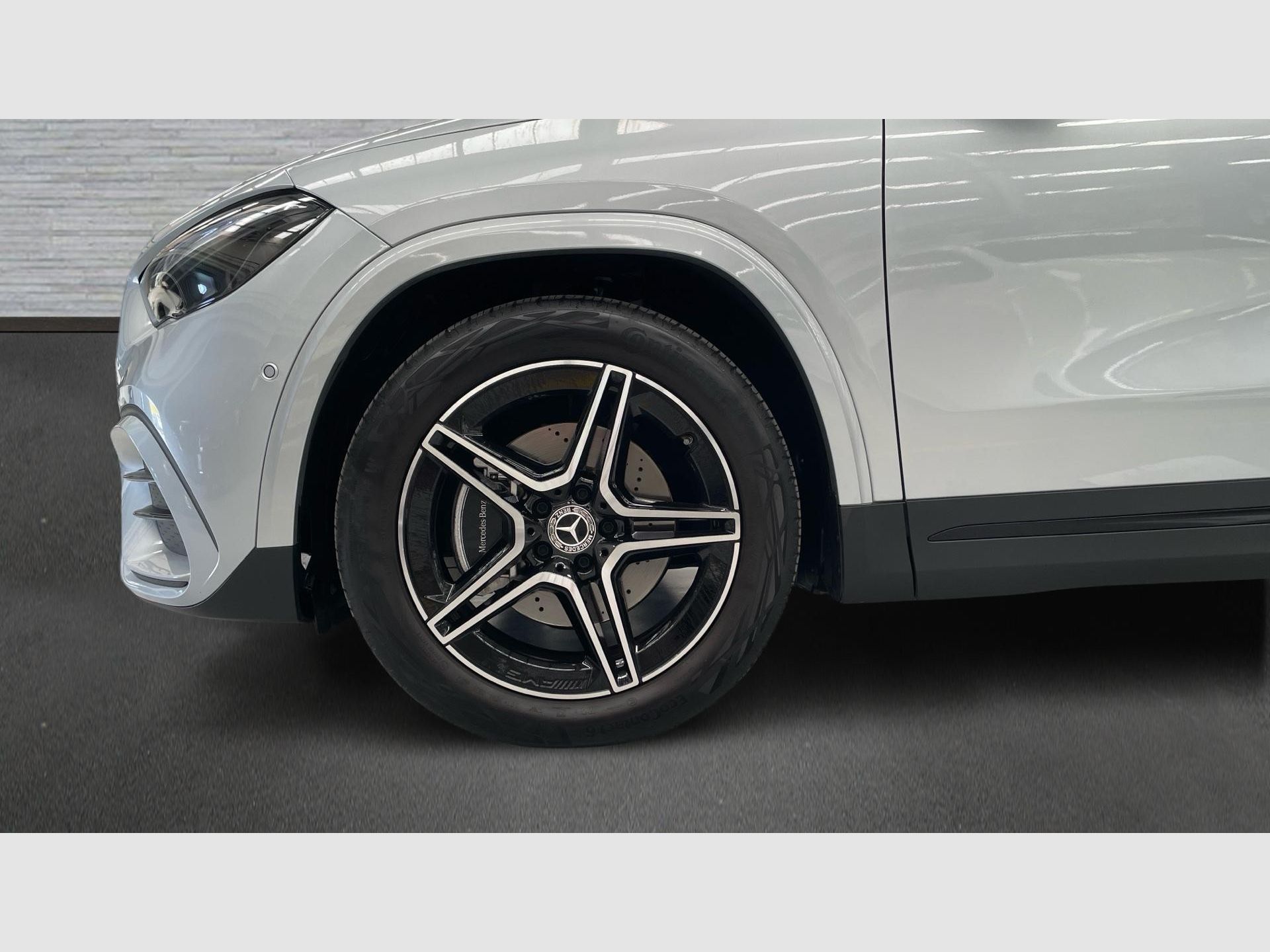 Mercedes-Benz GLA - 5