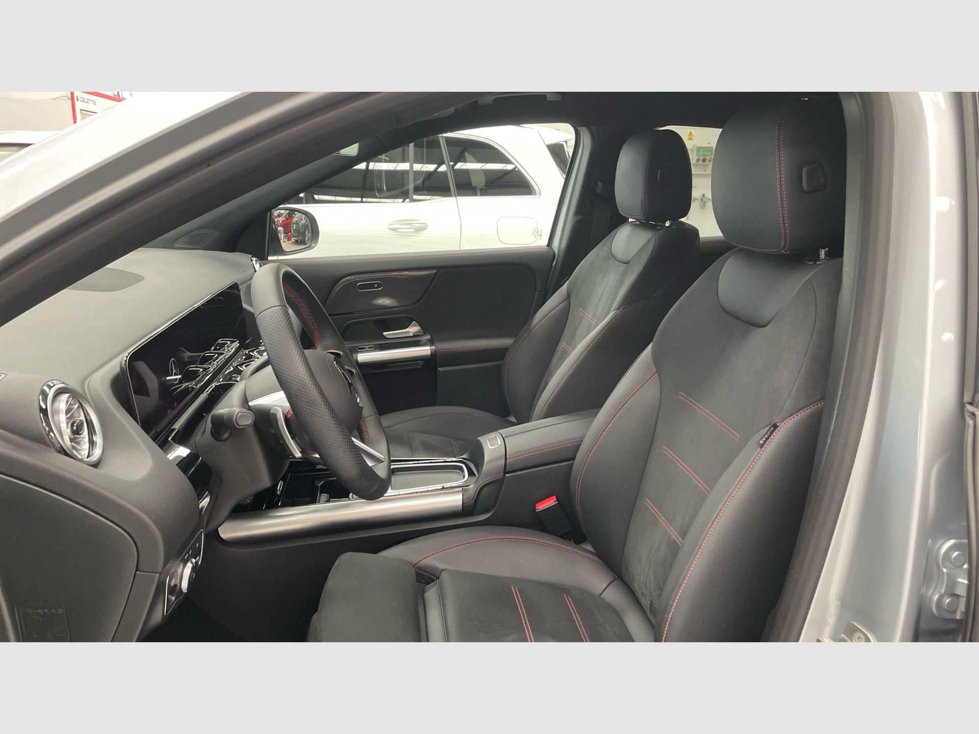 Mercedes-Benz GLA - 7