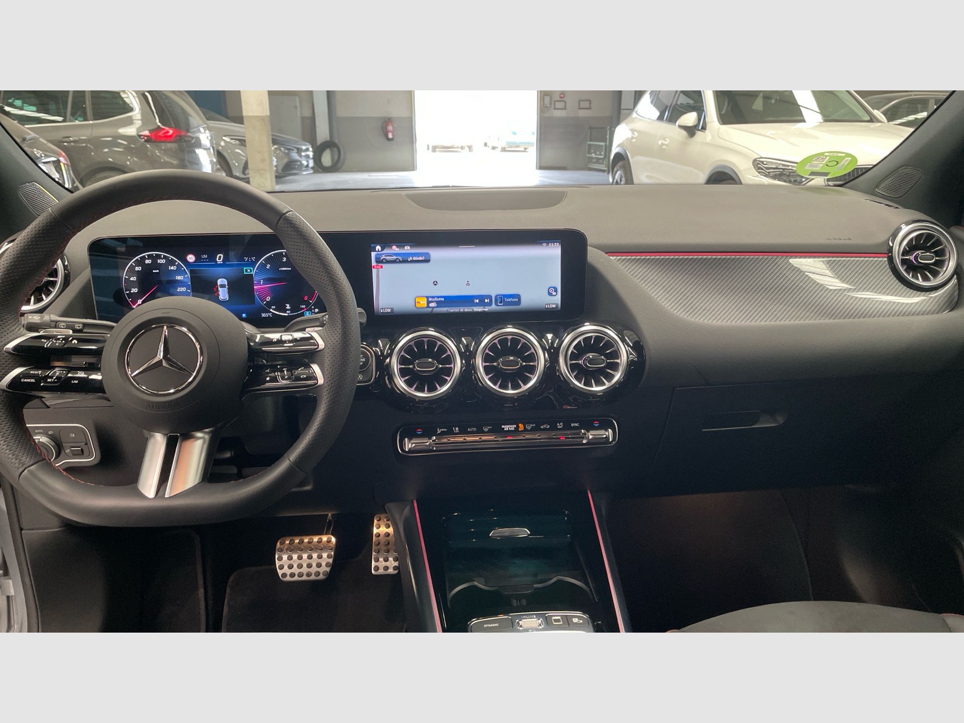 Mercedes-Benz GLA - 8