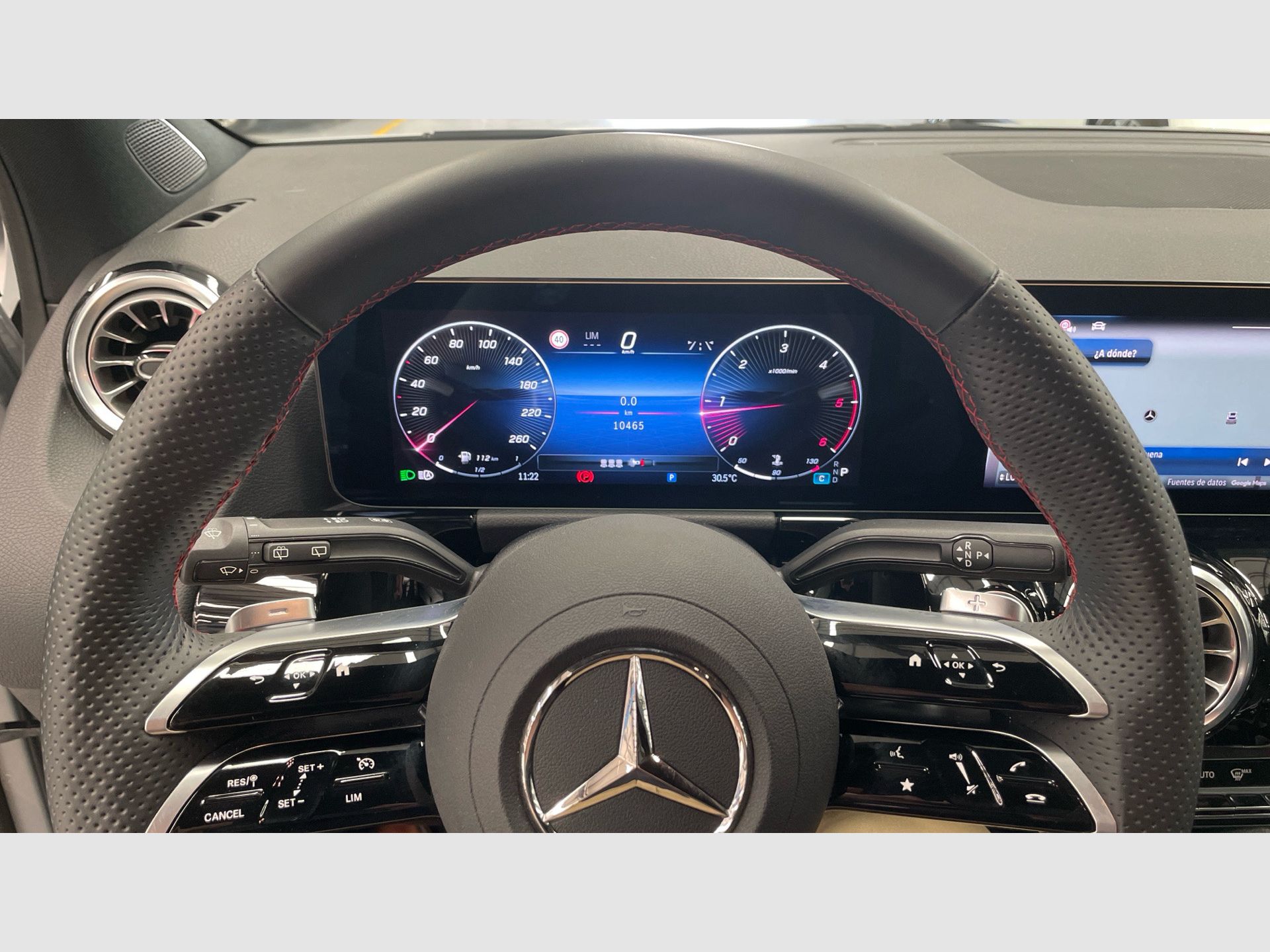 Mercedes-Benz GLA - 9