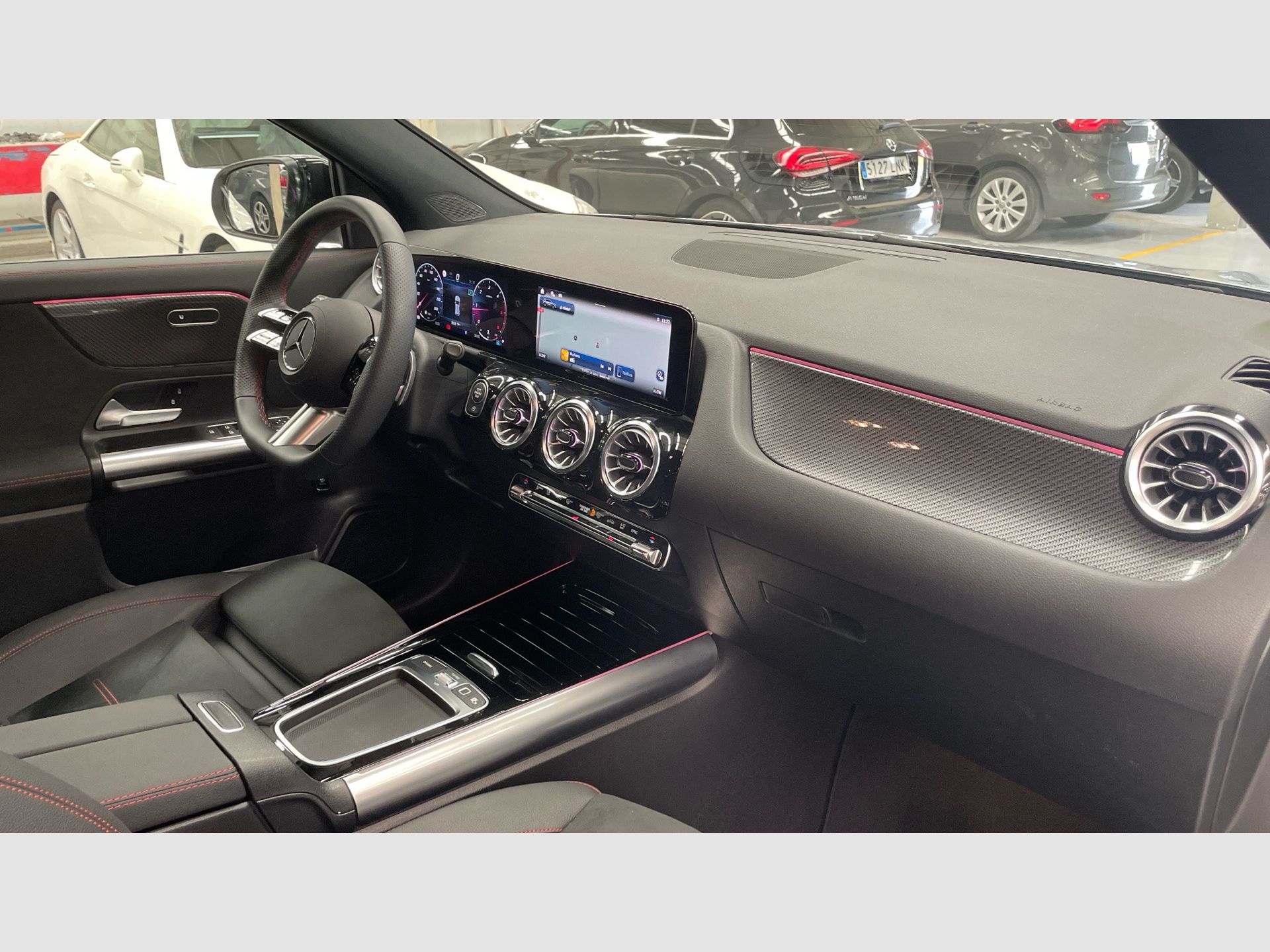 Mercedes-Benz GLA - 10