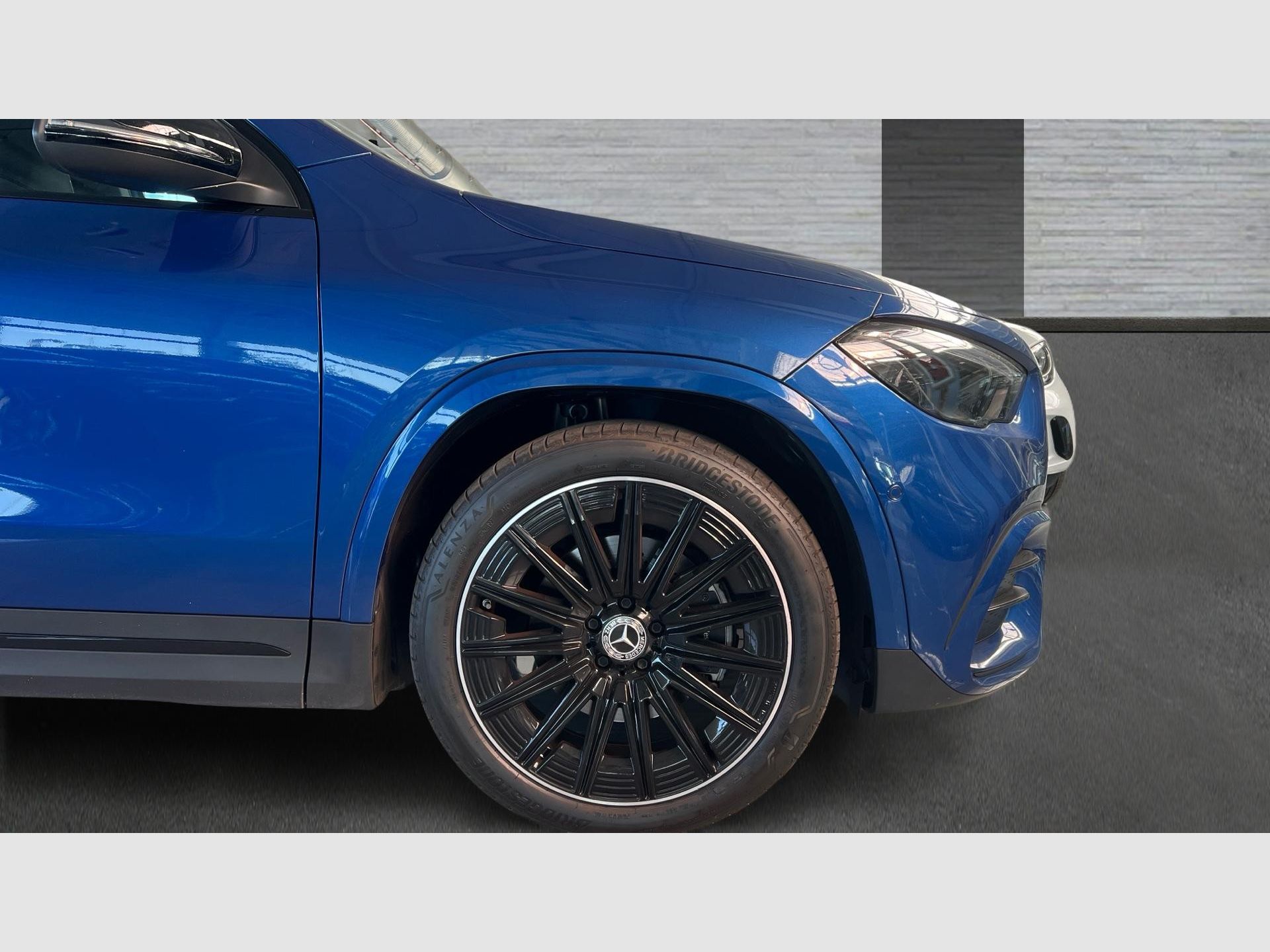 Mercedes-Benz GLA - 5