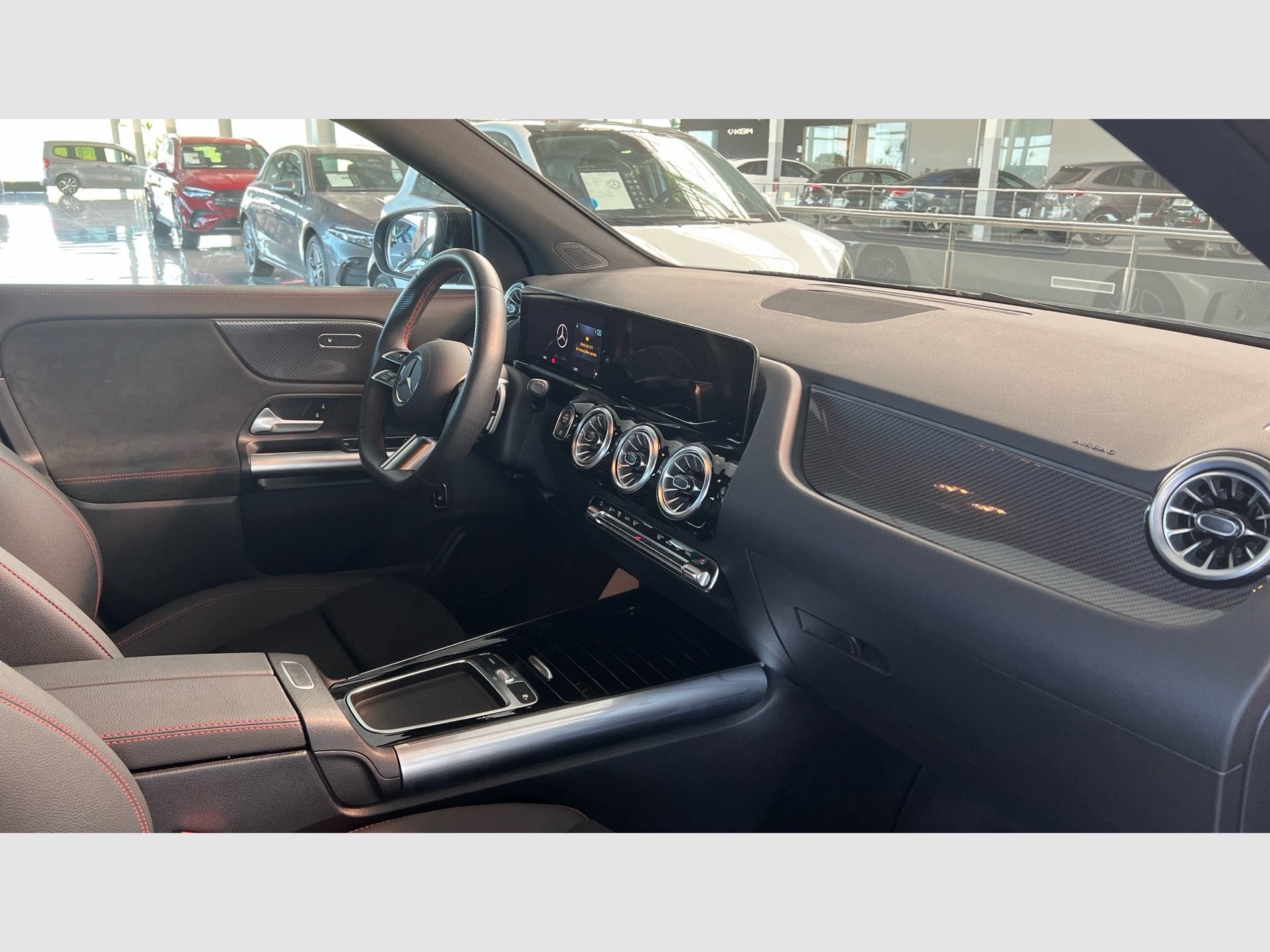 Mercedes-Benz GLA - 10