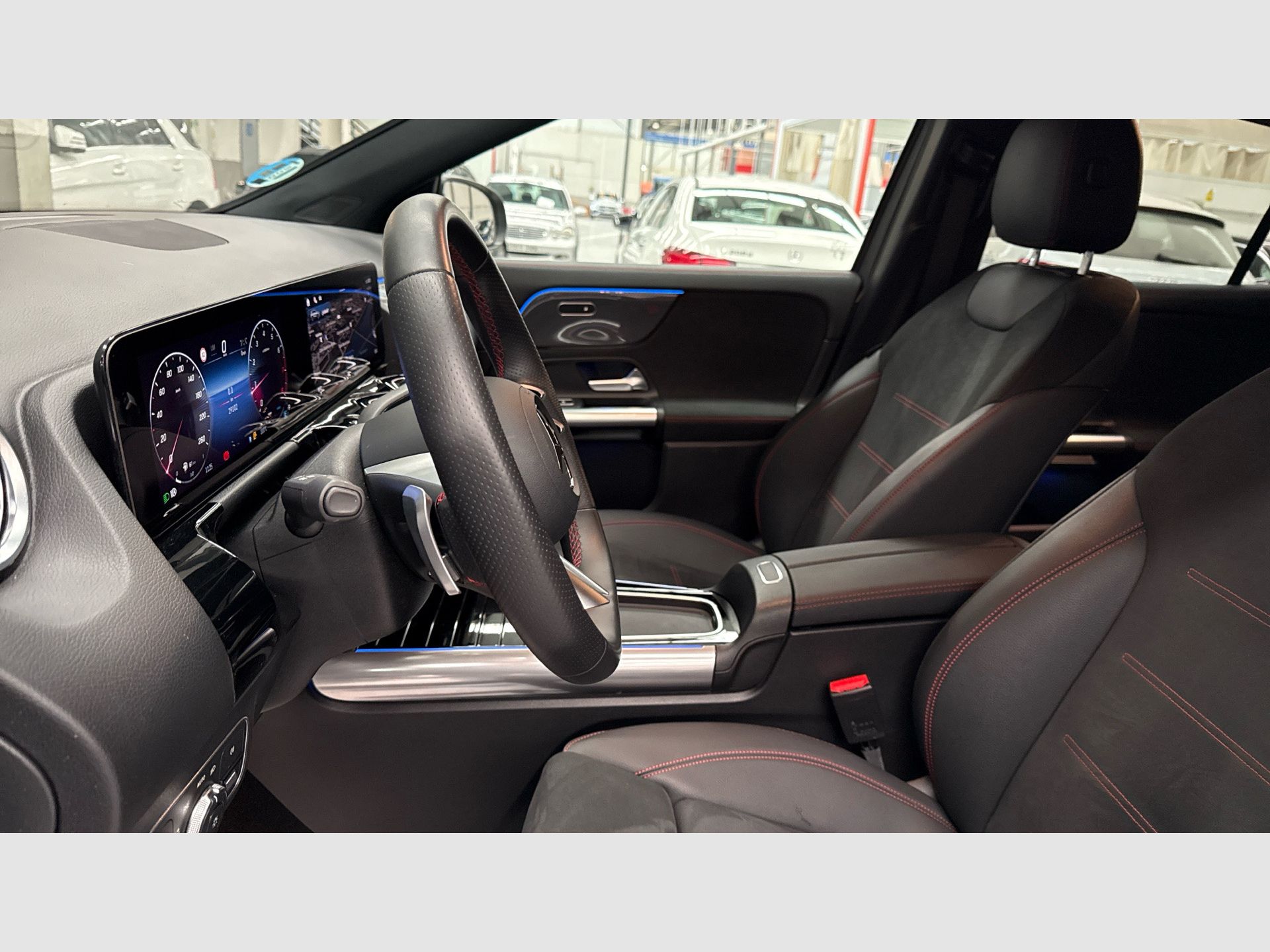 Mercedes-Benz GLA - 7
