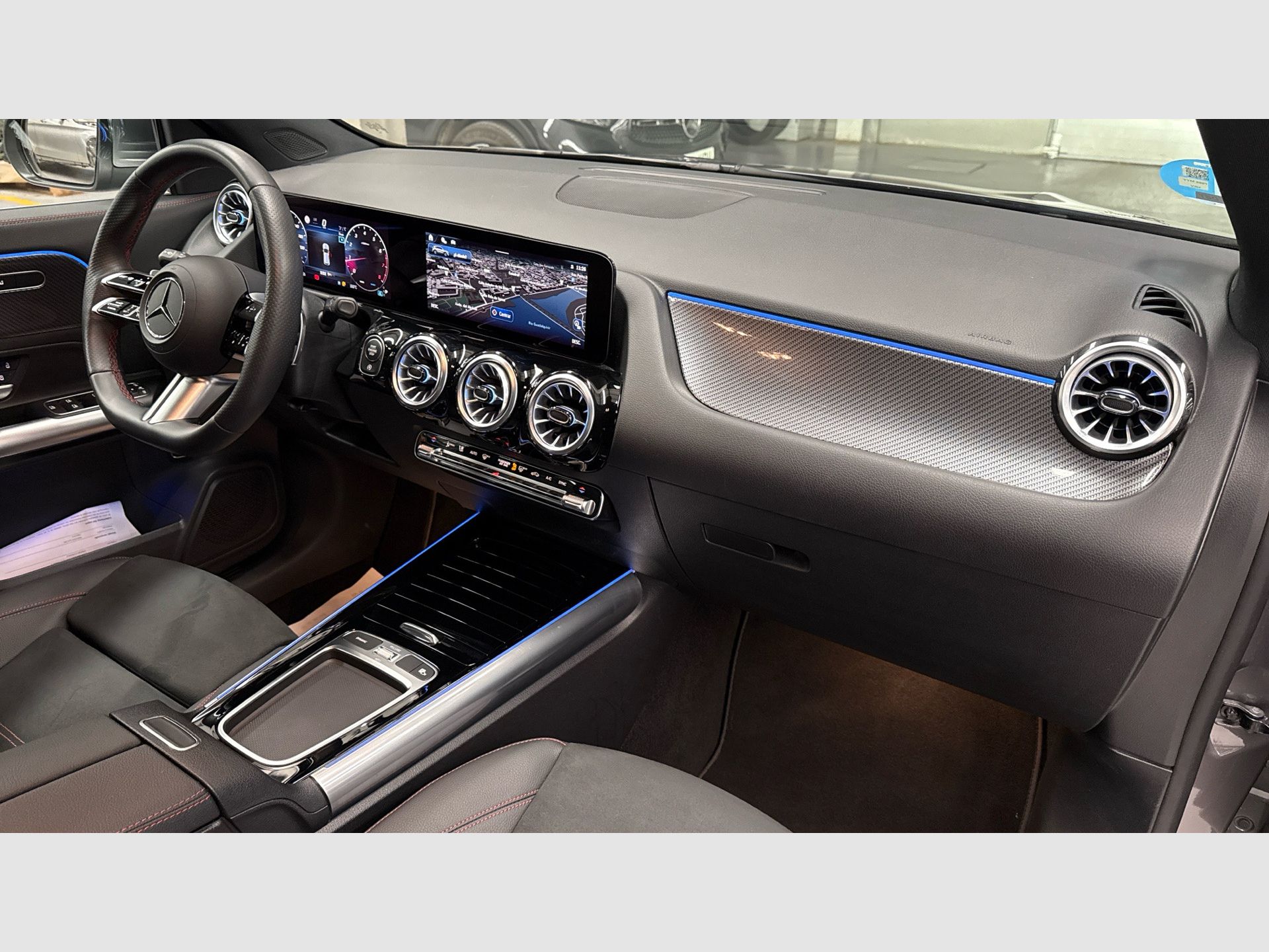 Mercedes-Benz GLA - 10